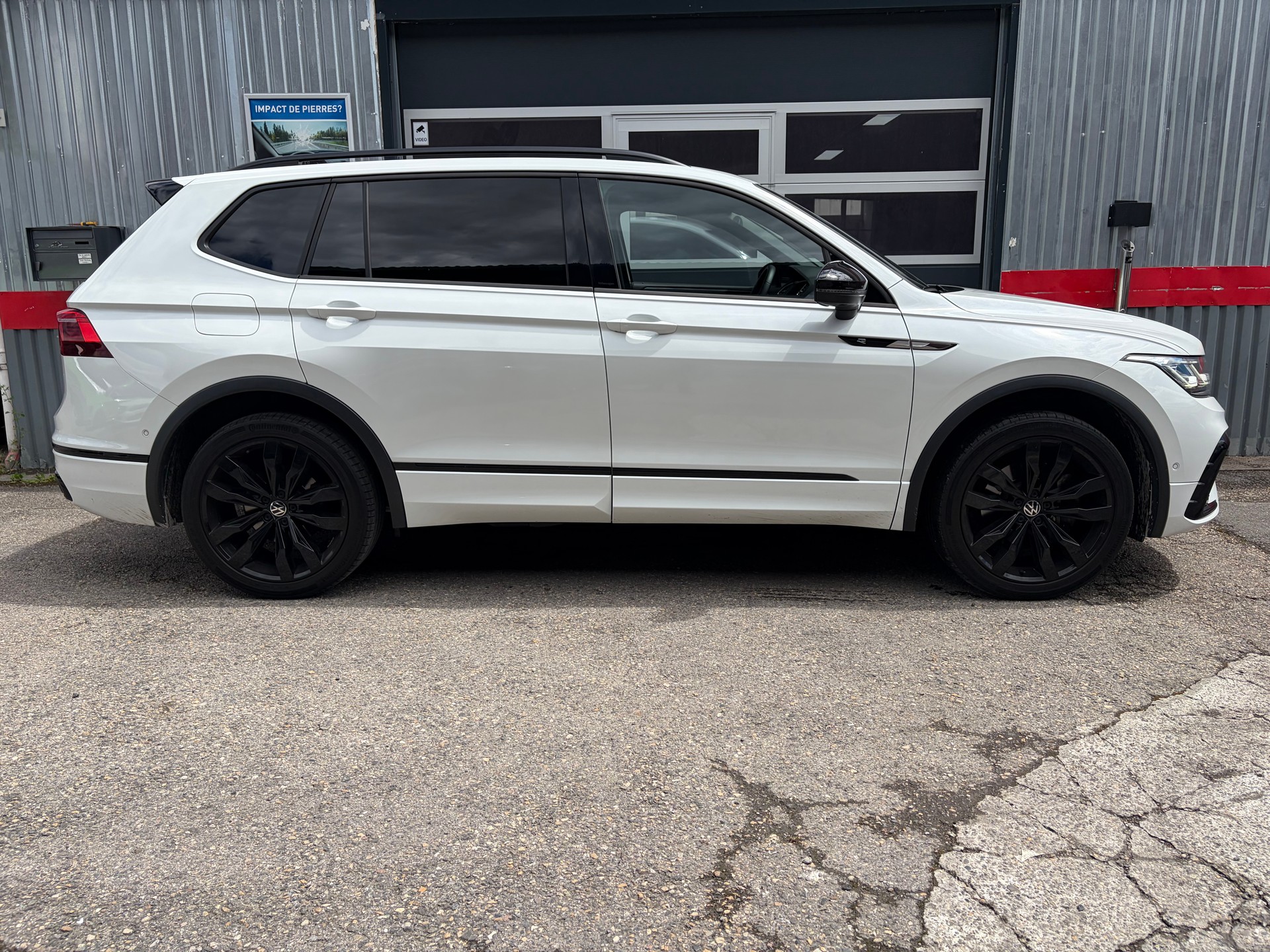 VW Tiguan Allspace 2.0TSI R-Line 4Motion DSG-image-4