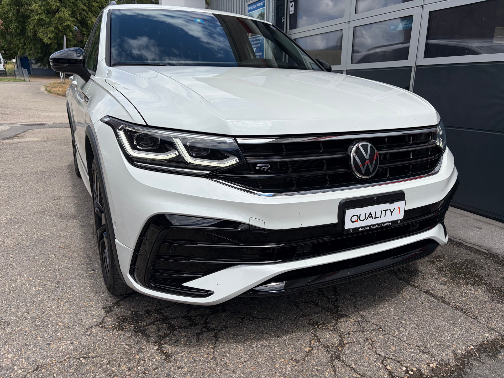 VW Tiguan Allspace 2.0TSI R-Line 4Motion DSG-image-9