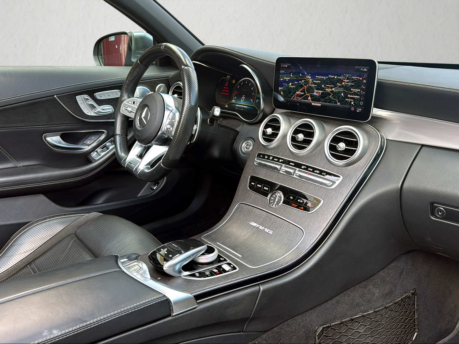 MERCEDES-BENZ C 63 AMG 9G-tronic-image-14