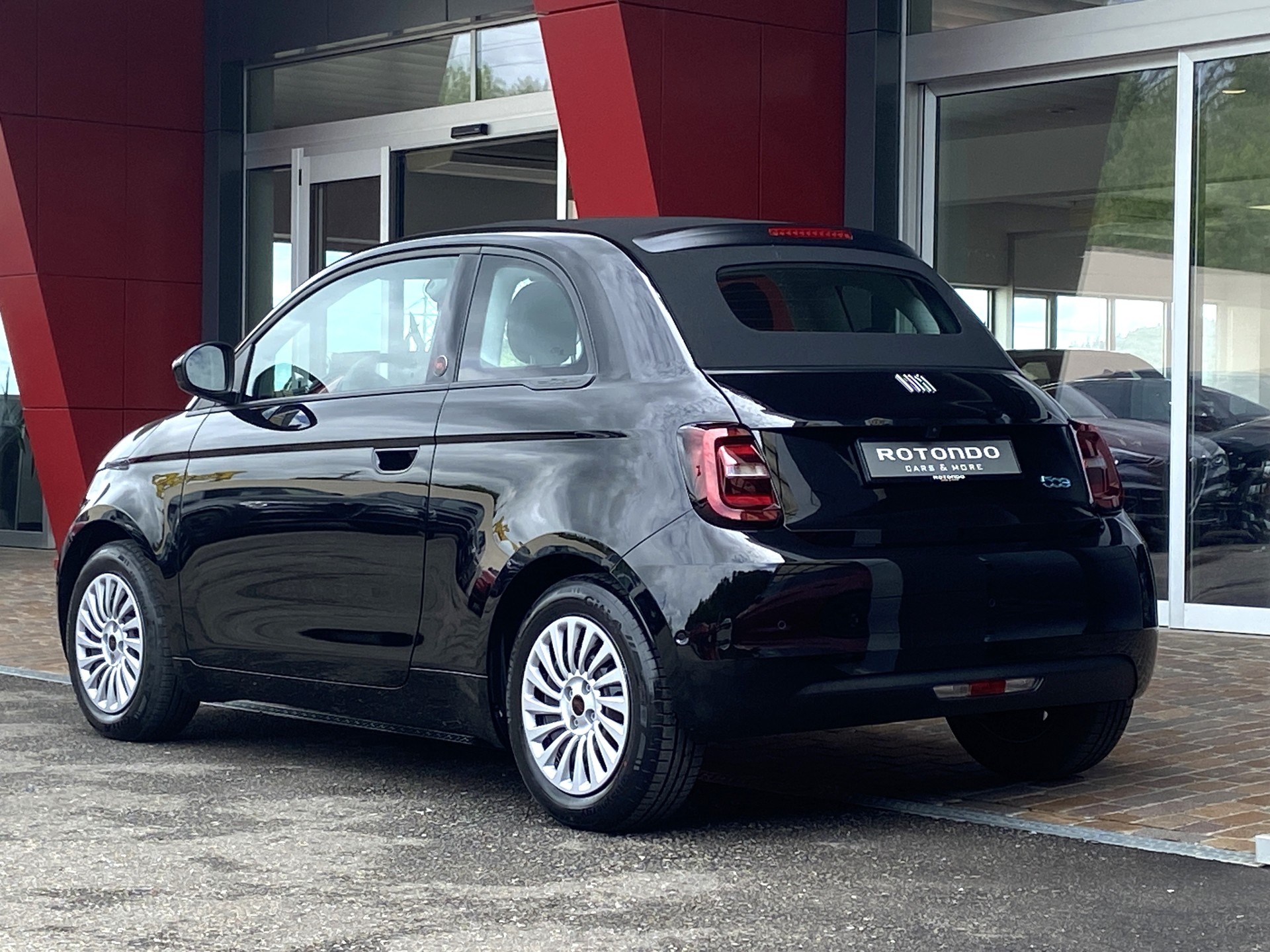 FIAT 500 C electric 87 kW Red-image-12