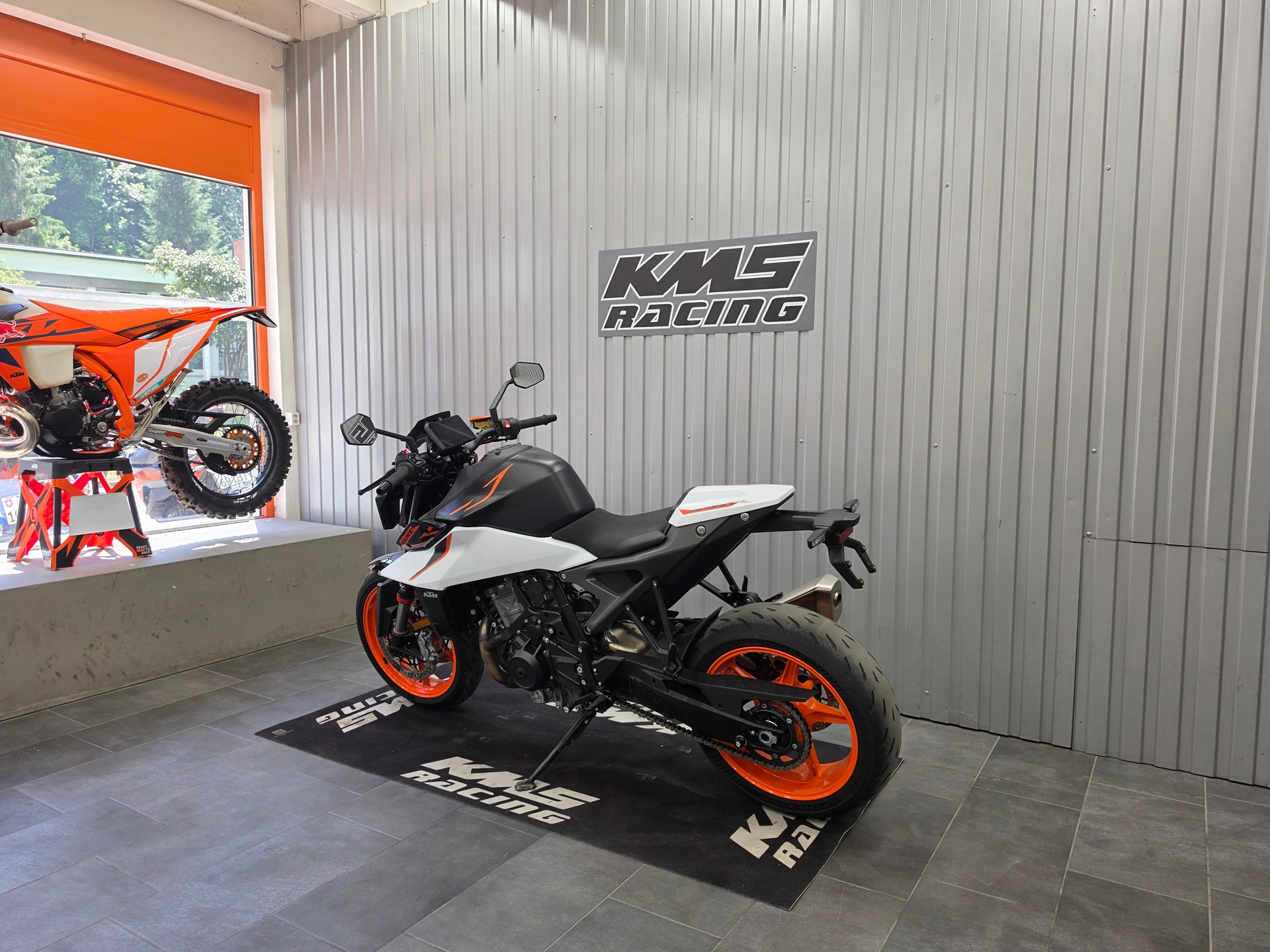 KTM 990 Duke-image-5