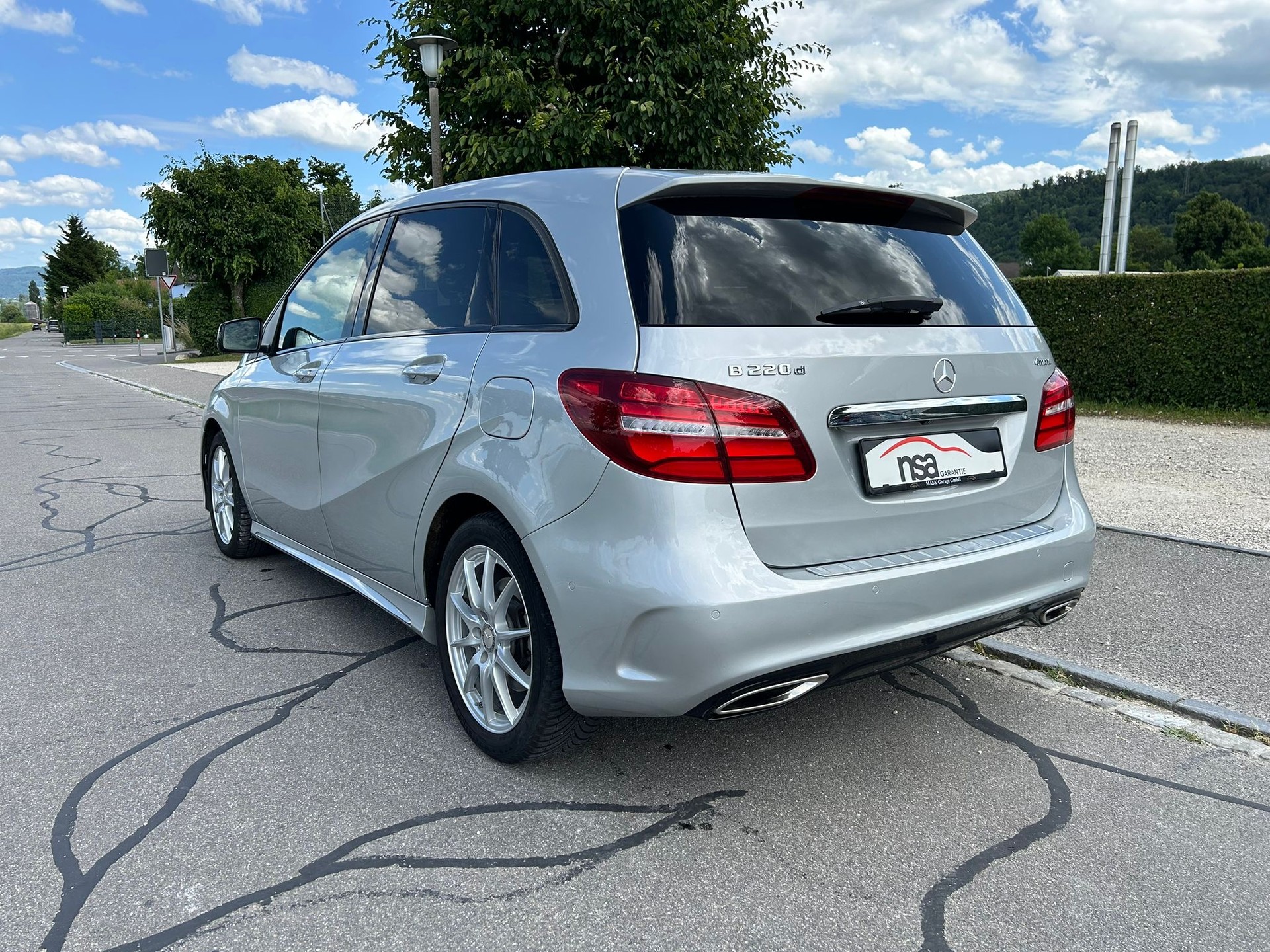 MERCEDES-BENZ B 220 CDI AMG Line 4Matic 7G-DCT-image-4