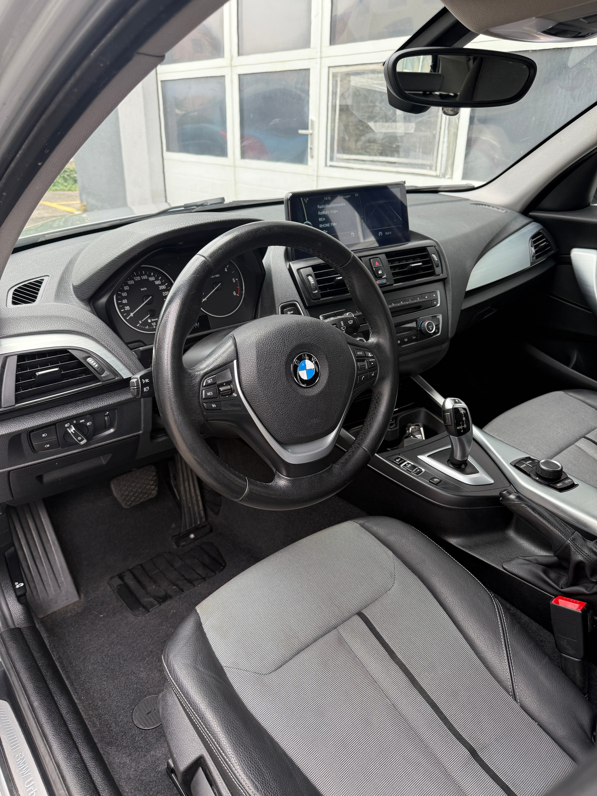 BMW 116d Urban Line Steptronic-image-6