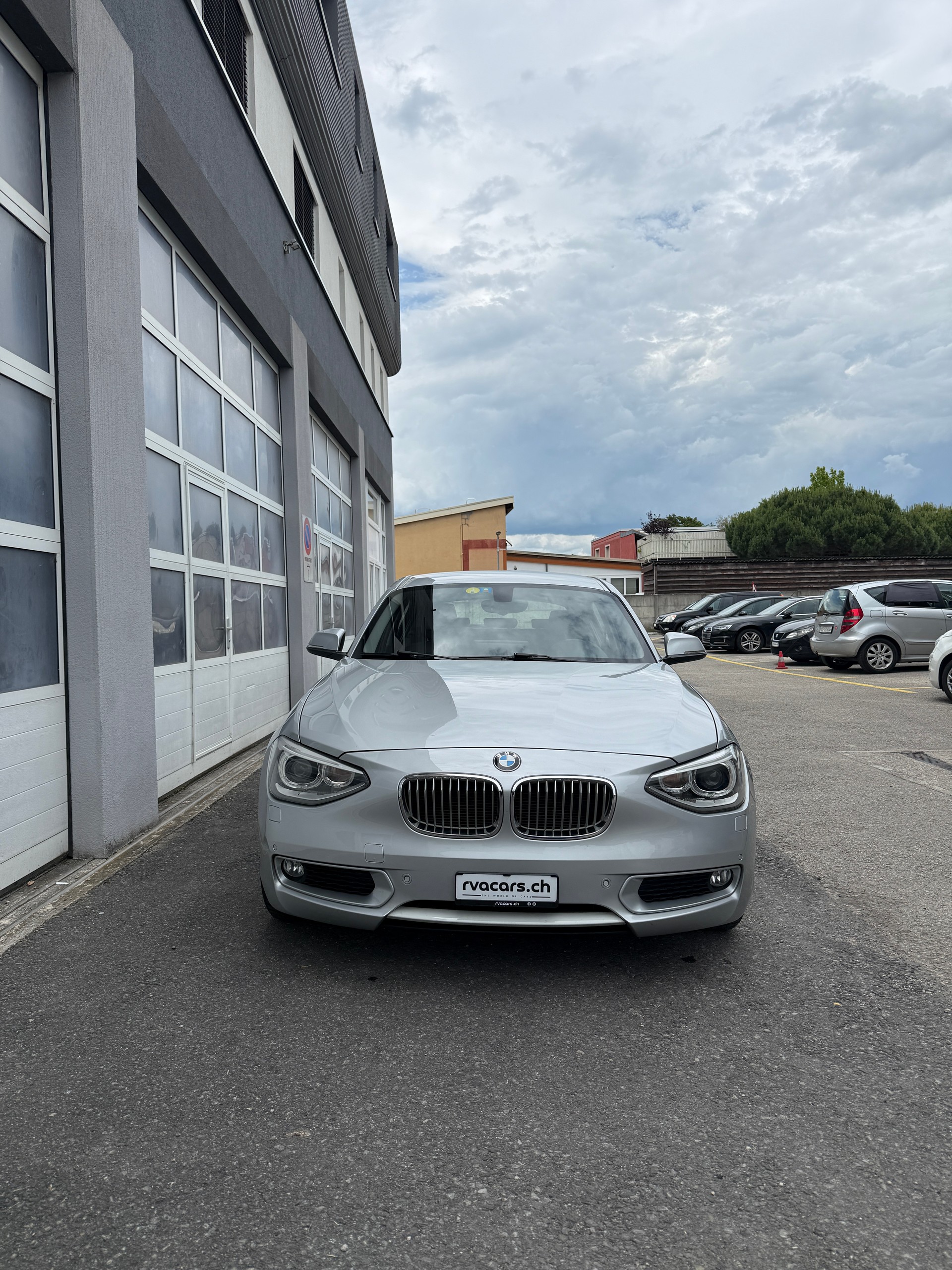 BMW 116d Urban Line Steptronic-image-1