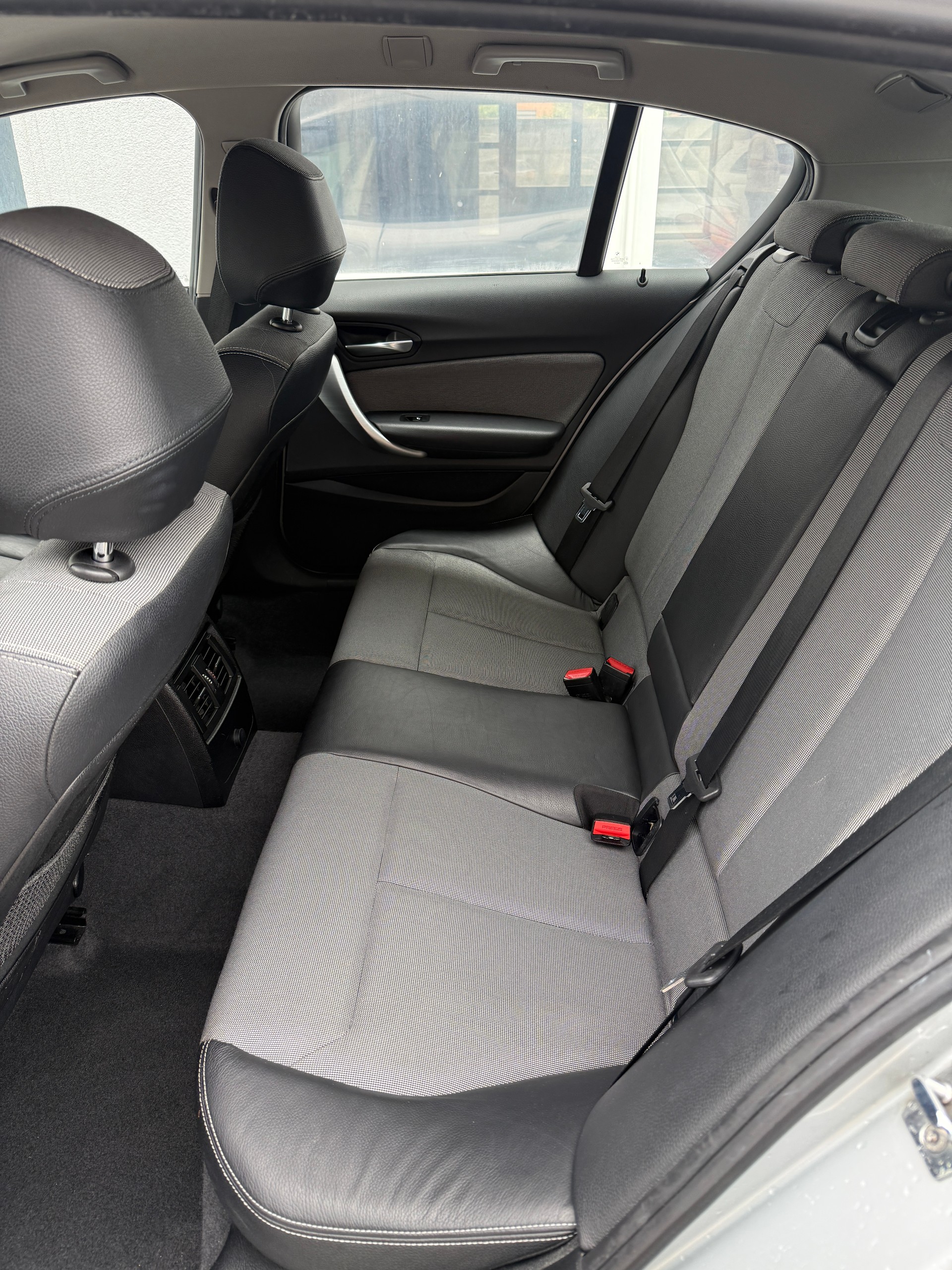 BMW 116d Urban Line Steptronic-image-10