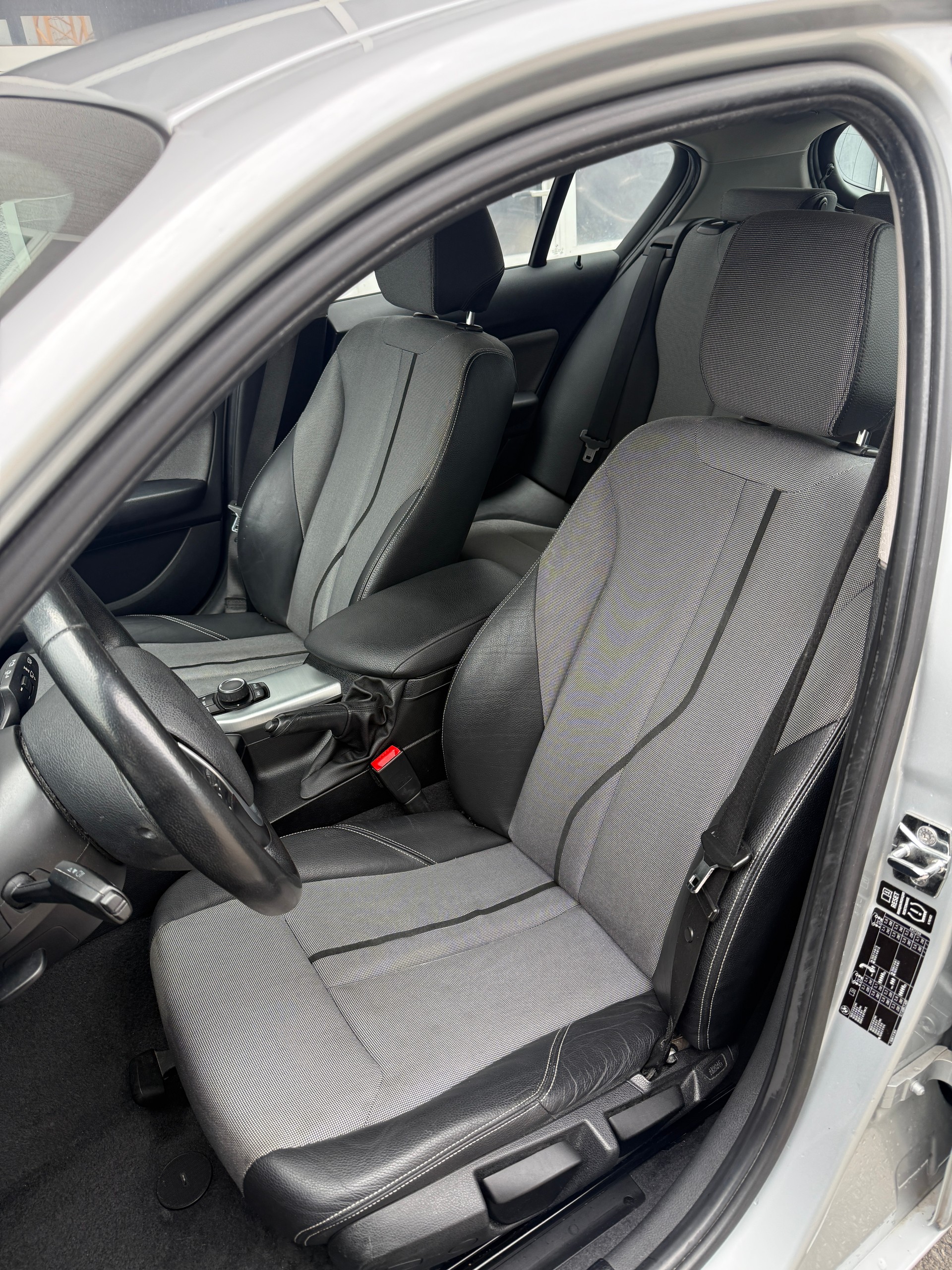BMW 116d Urban Line Steptronic-image-7