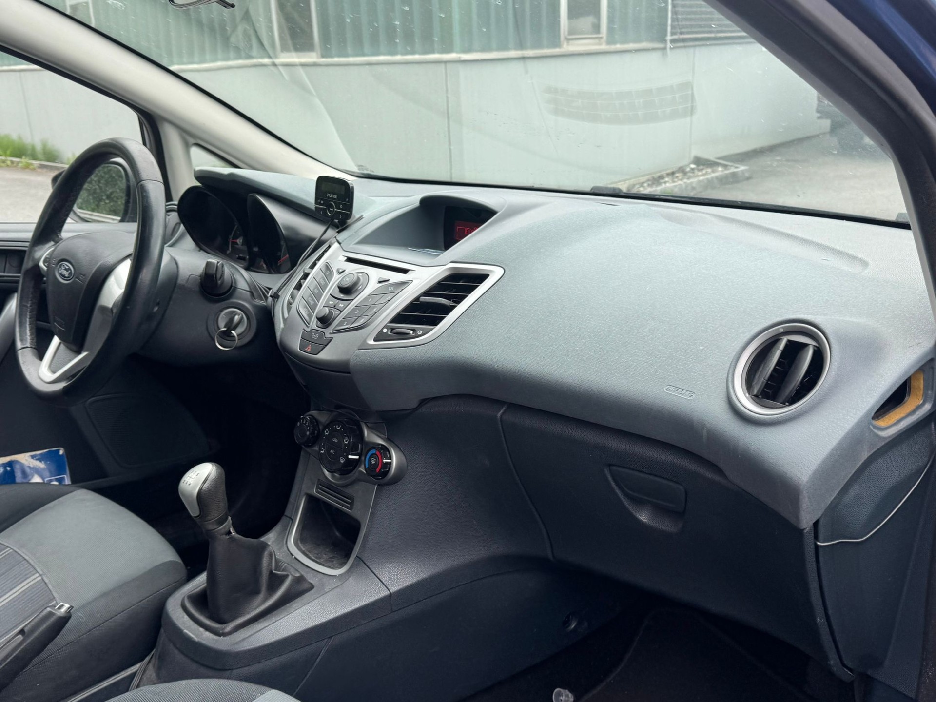 FORD Fiesta 1.25 16V Titanium-image-5