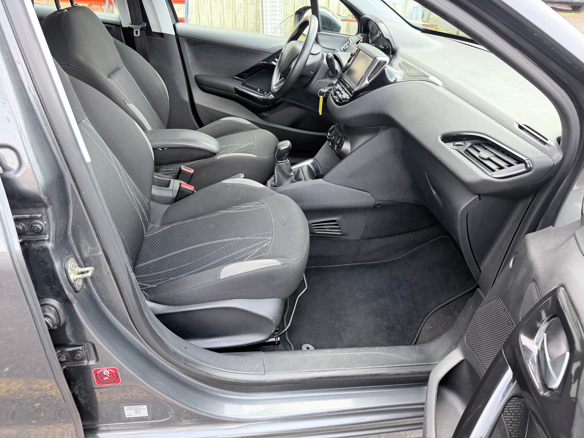 PEUGEOT 208 1.4 VTI Active-image-5