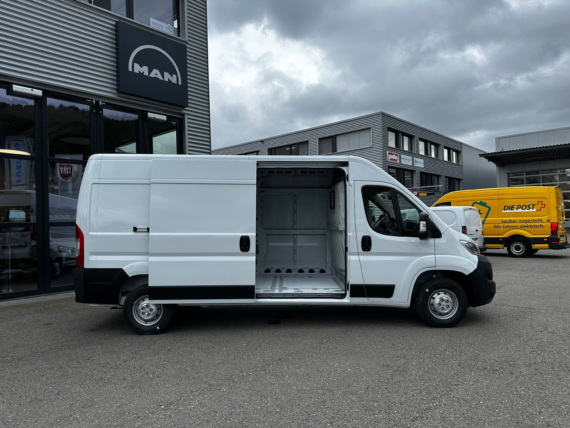 CITROEN Jumper 33 2.2 BlueHDi 140 L3H2-image-2