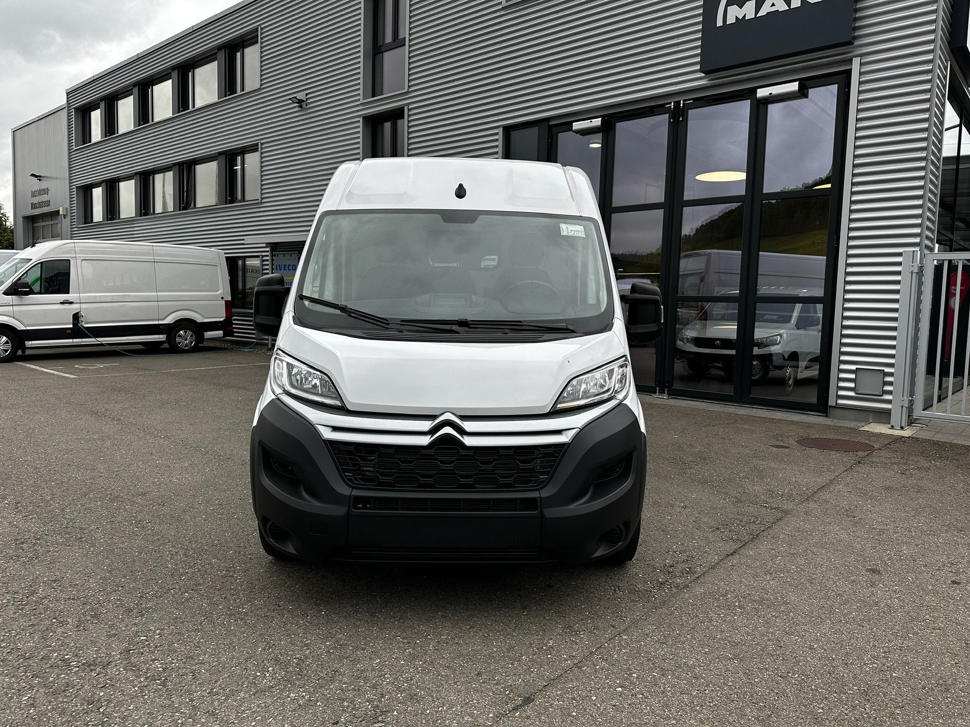 CITROEN Jumper 33 2.2 BlueHDi 140 L3H2-image-1