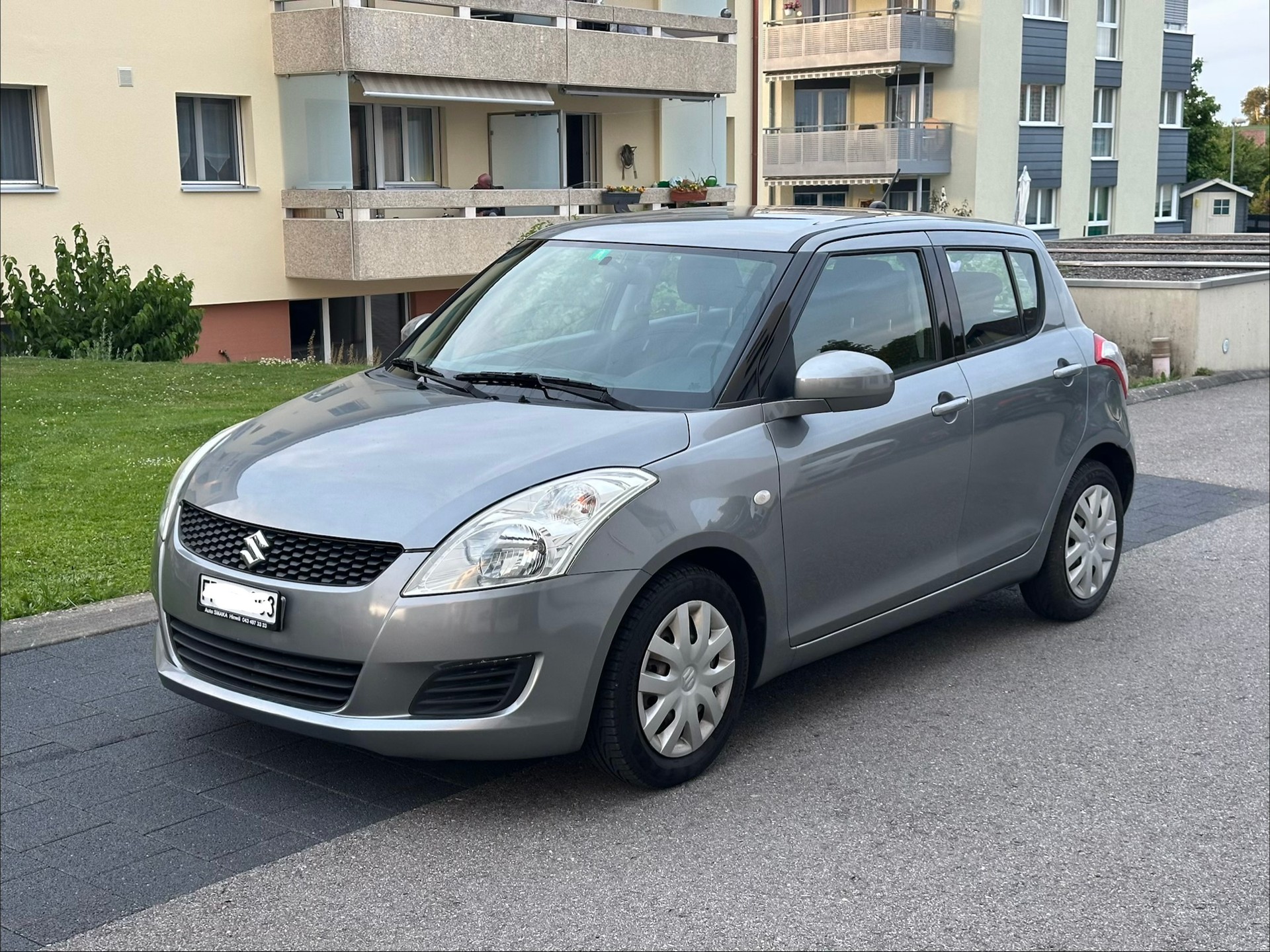 SUZUKI Swift 1.2i 16V GL Automatic-image-0
