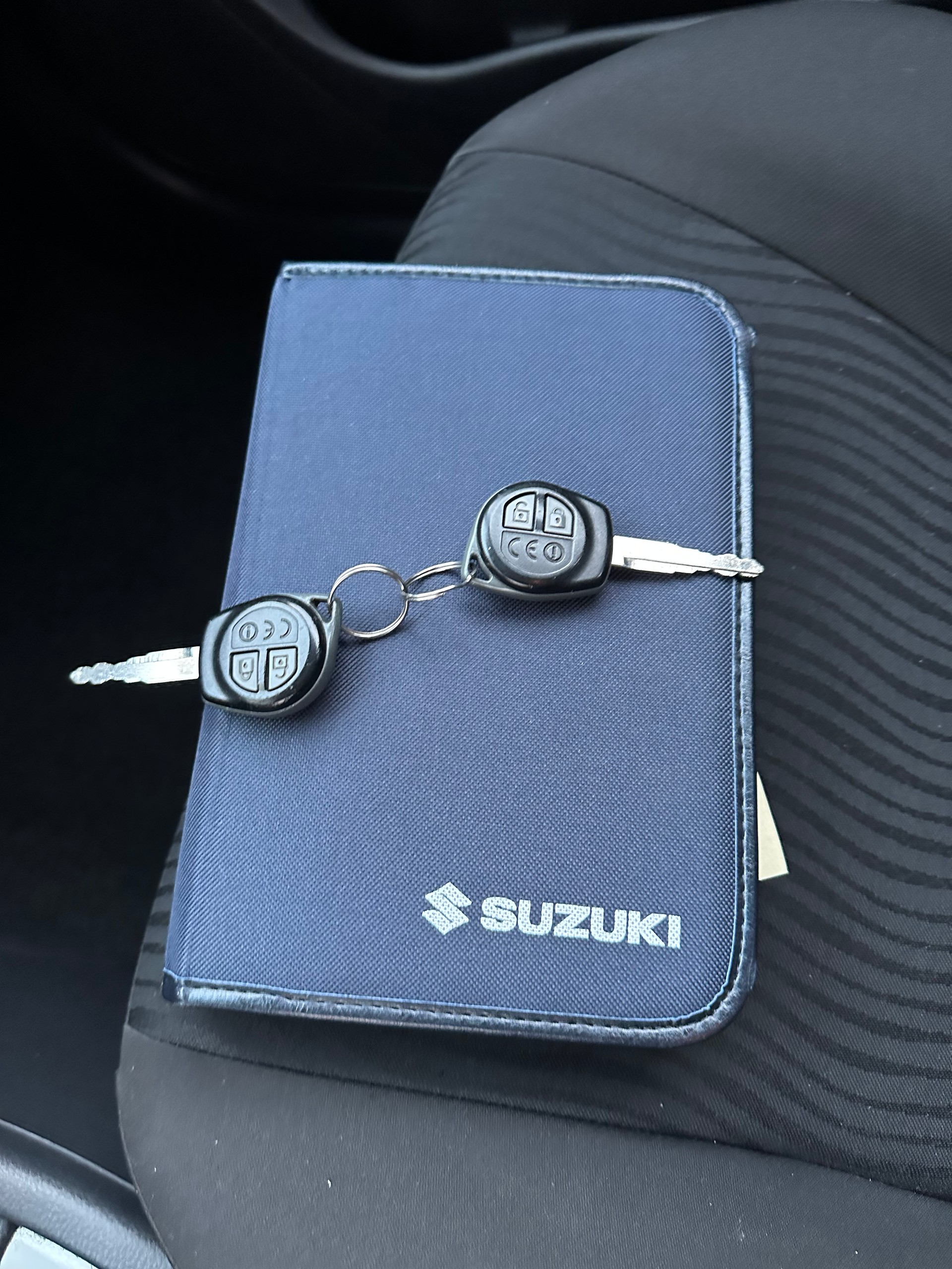 SUZUKI Swift 1.2i 16V GL Automatic-image-7