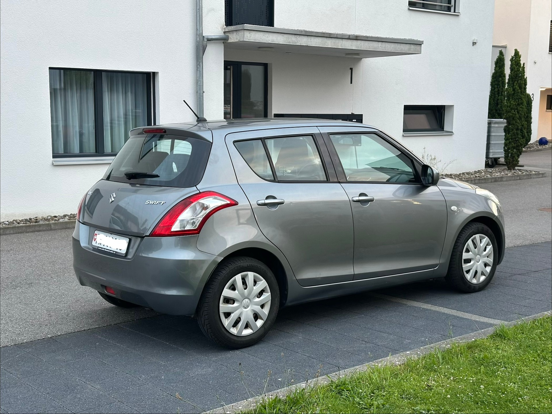 SUZUKI Swift 1.2i 16V GL Automatic-image-6