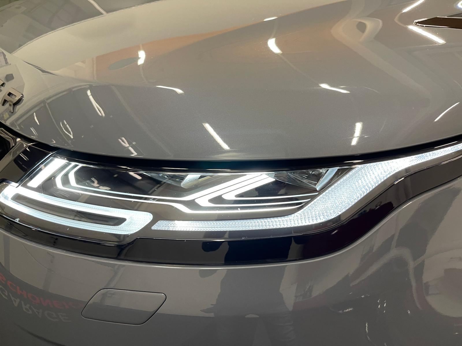 LAND ROVER Range Rover Evoque 2.0 T 250 First Edition-image-6
