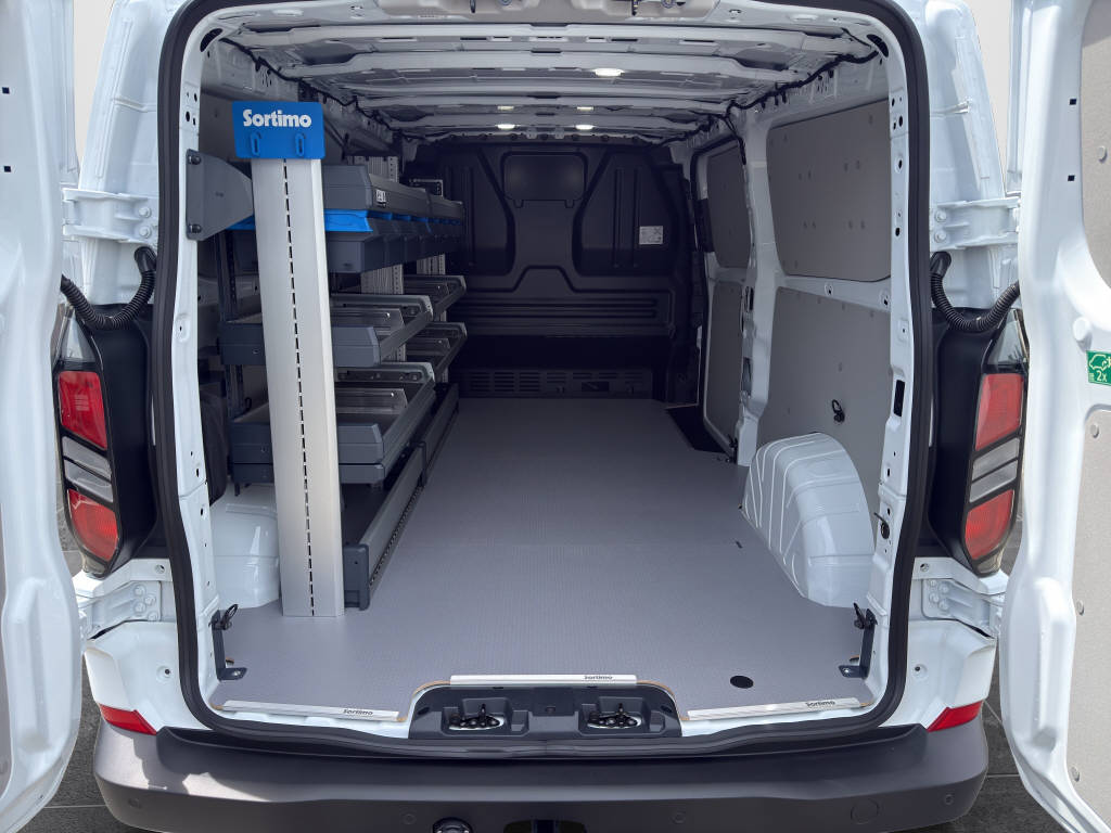 FORD Transit Custom Van 320 L2 2.5 Duratec 233 Trend PHEV-image-15