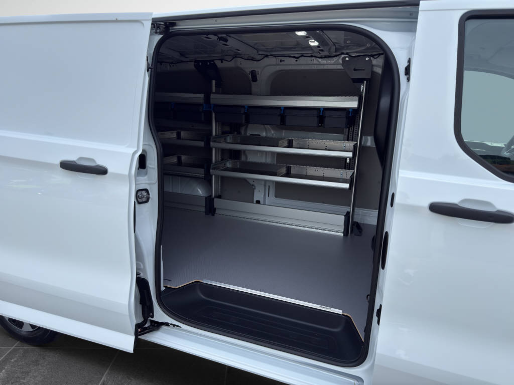 FORD Transit Custom Van 320 L2 2.5 Duratec 233 Trend PHEV-image-14