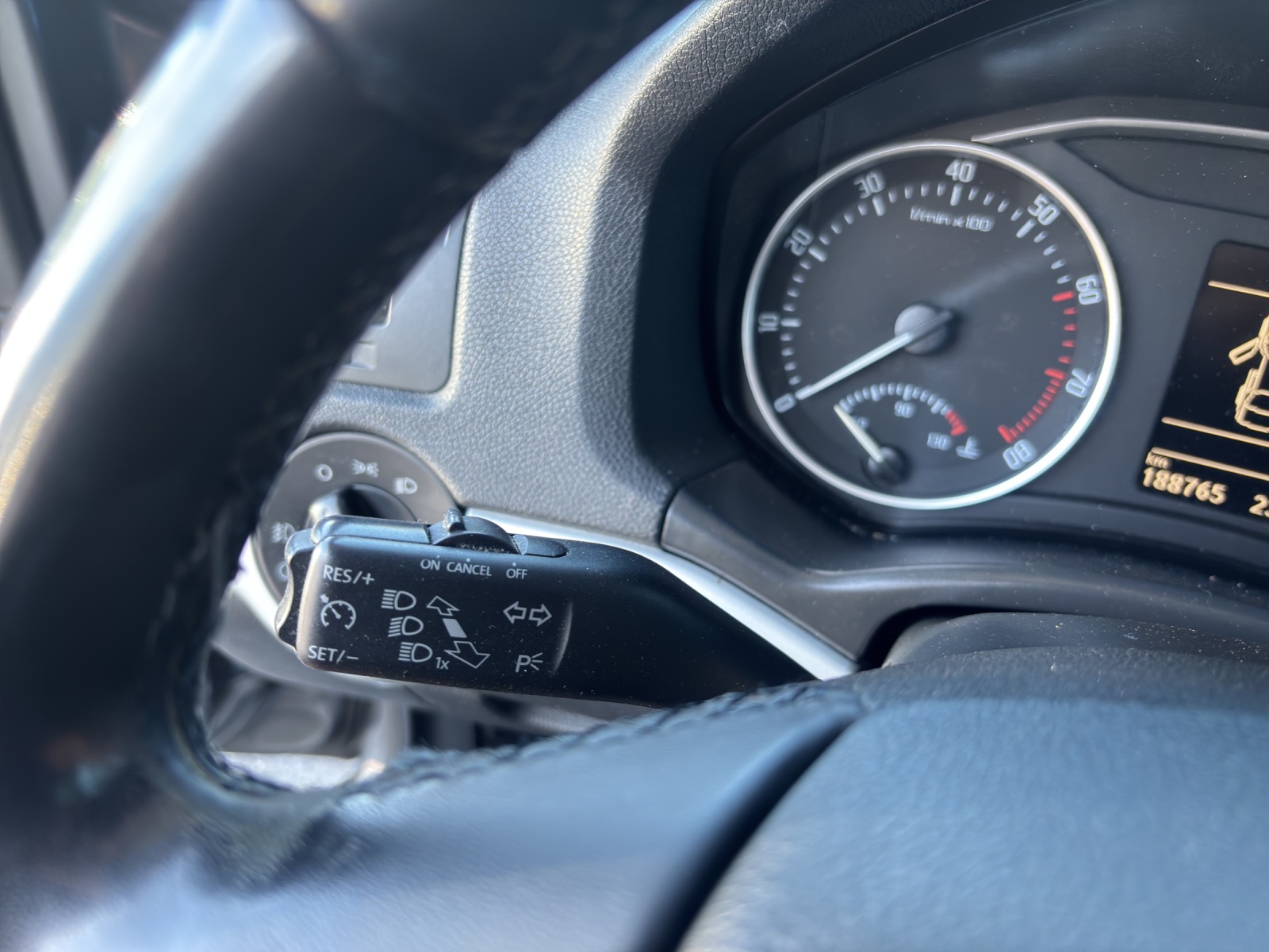 SKODA Octavia Combi 1.8 TSI Adventure 4x4-image-6