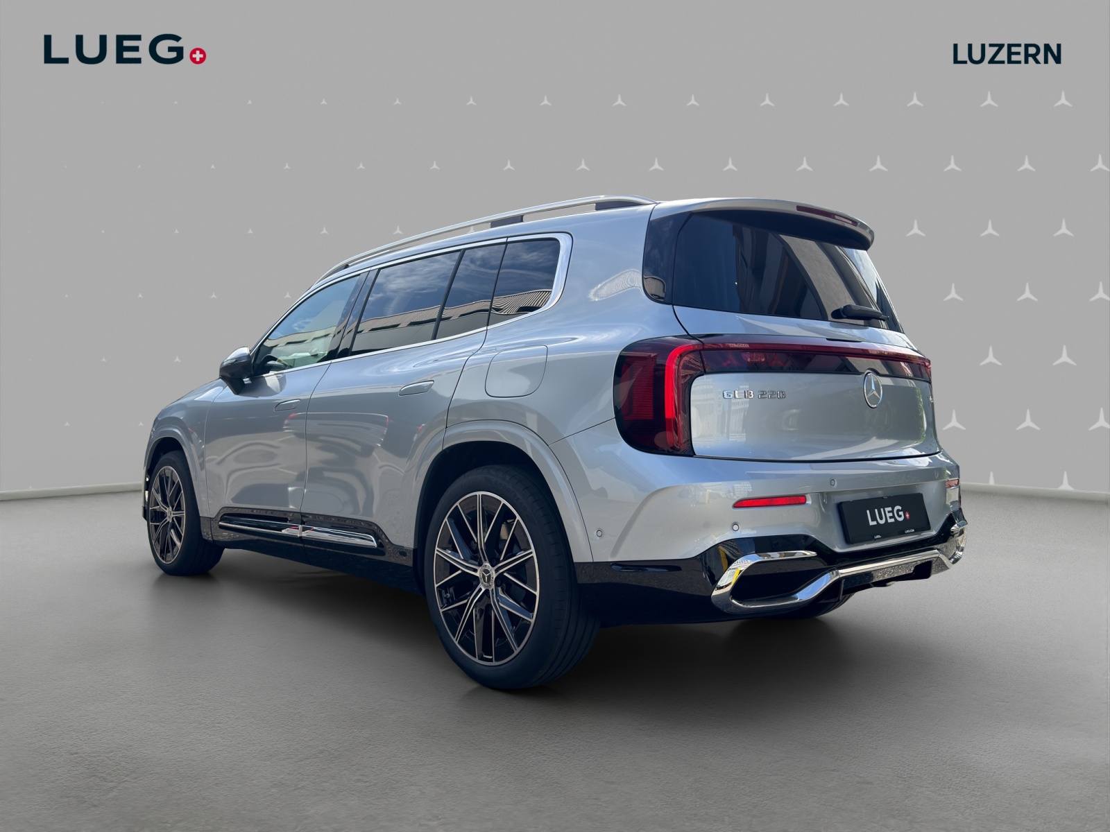 MERCEDES-BENZ GLB 220 4Matic 8G-Tronic-image-2
