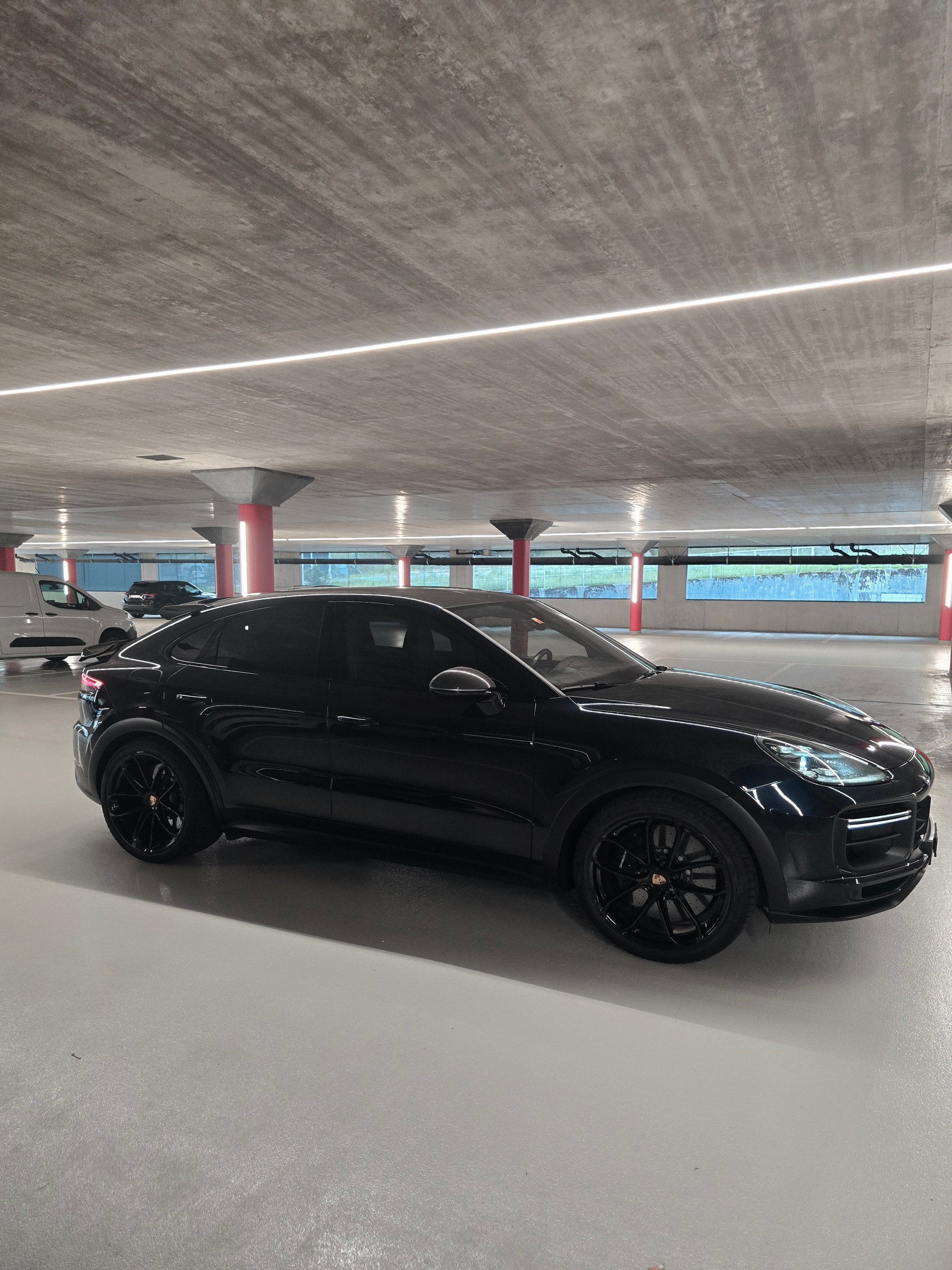 PORSCHE 4.0 V8 Turbo GT-image-3