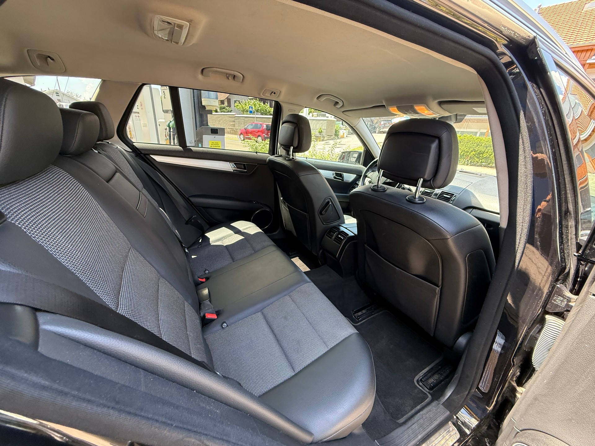 MERCEDES-BENZ C 200 CDI Elégance Automatic-image-10