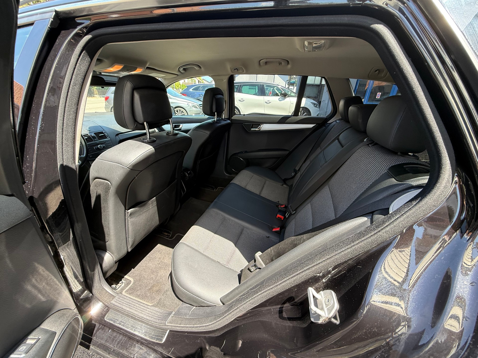 MERCEDES-BENZ C 200 CDI Elégance Automatic-image-8