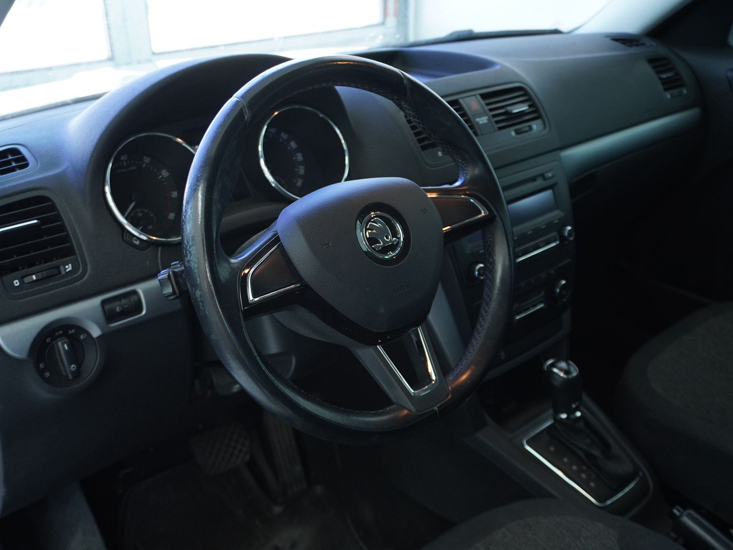 SKODA Yeti 1.4 TSI Active 4x2 DSG-image-2