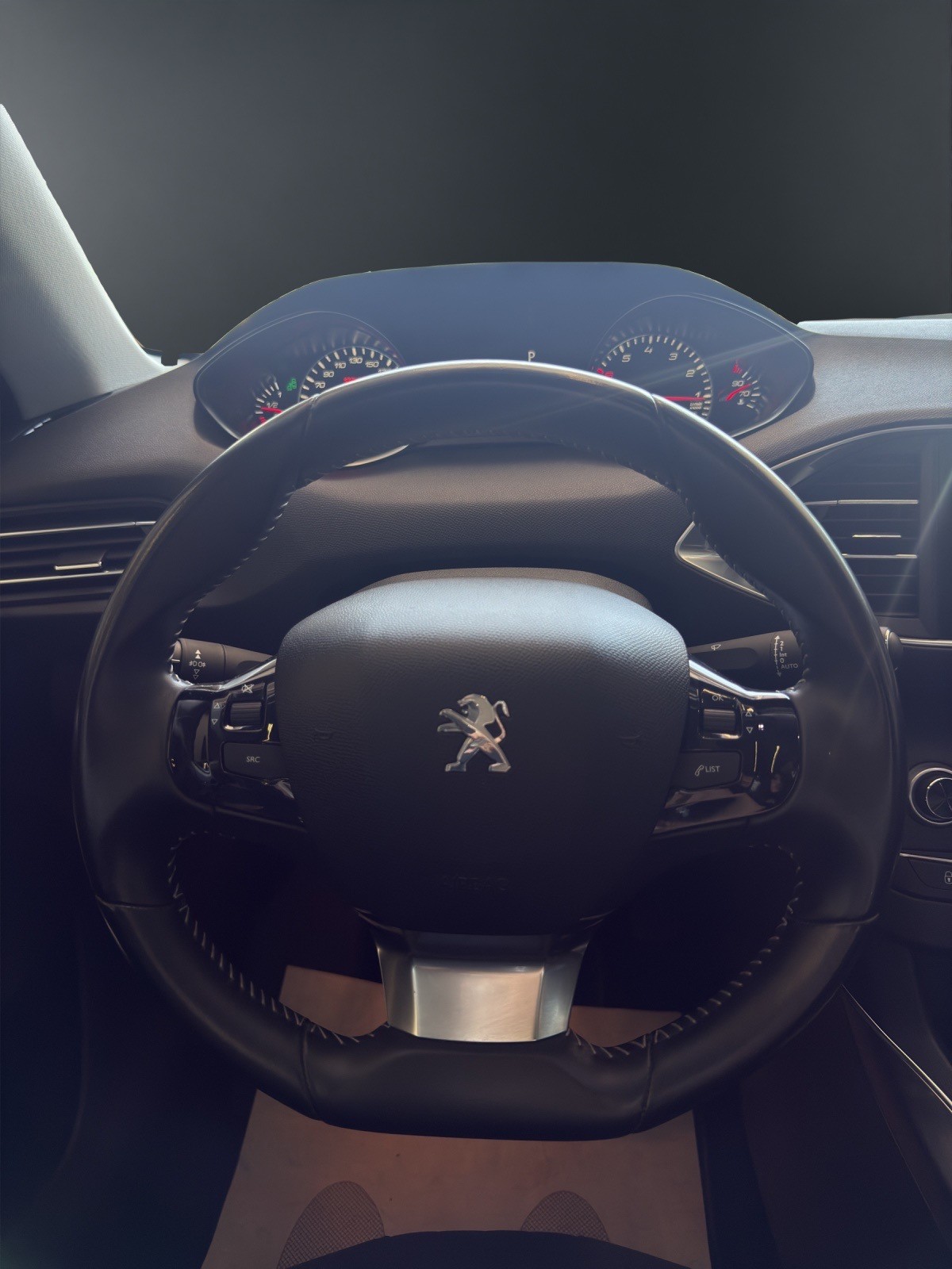 PEUGEOT 308 1.2 THP Féline Automatic-image-13