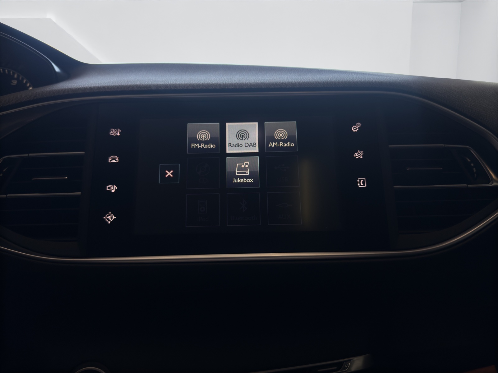 PEUGEOT 308 1.2 THP Féline Automatic-image-21