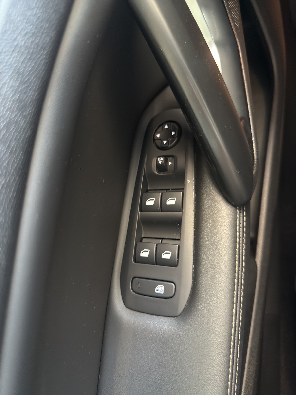 PEUGEOT 308 1.2 THP Féline Automatic-image-16