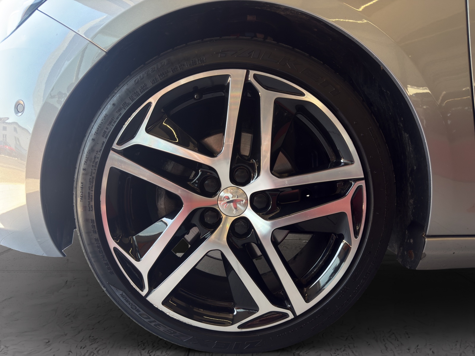 PEUGEOT 308 1.2 THP Féline Automatic-image-10