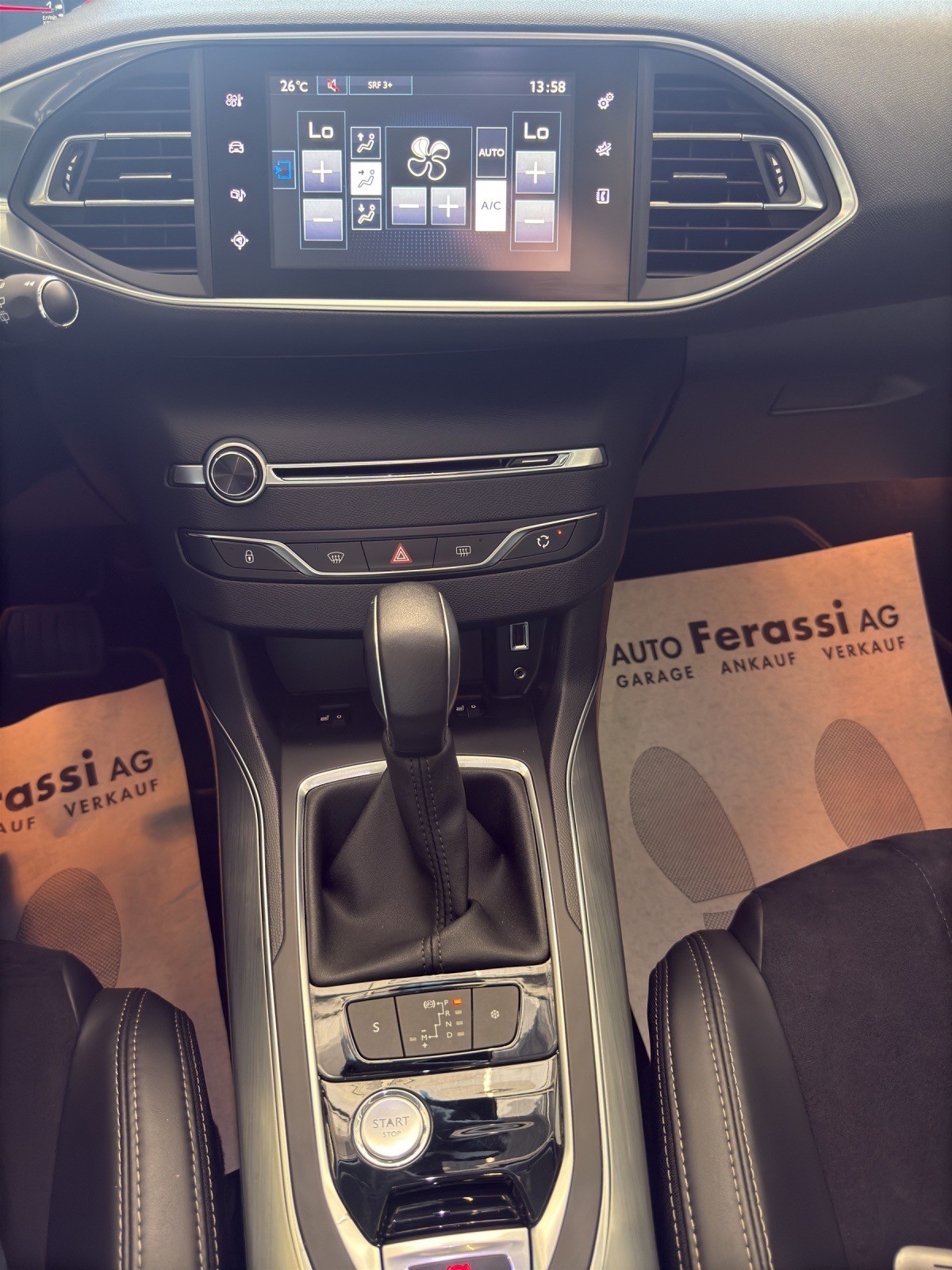 PEUGEOT 308 1.2 THP Féline Automatic-image-18