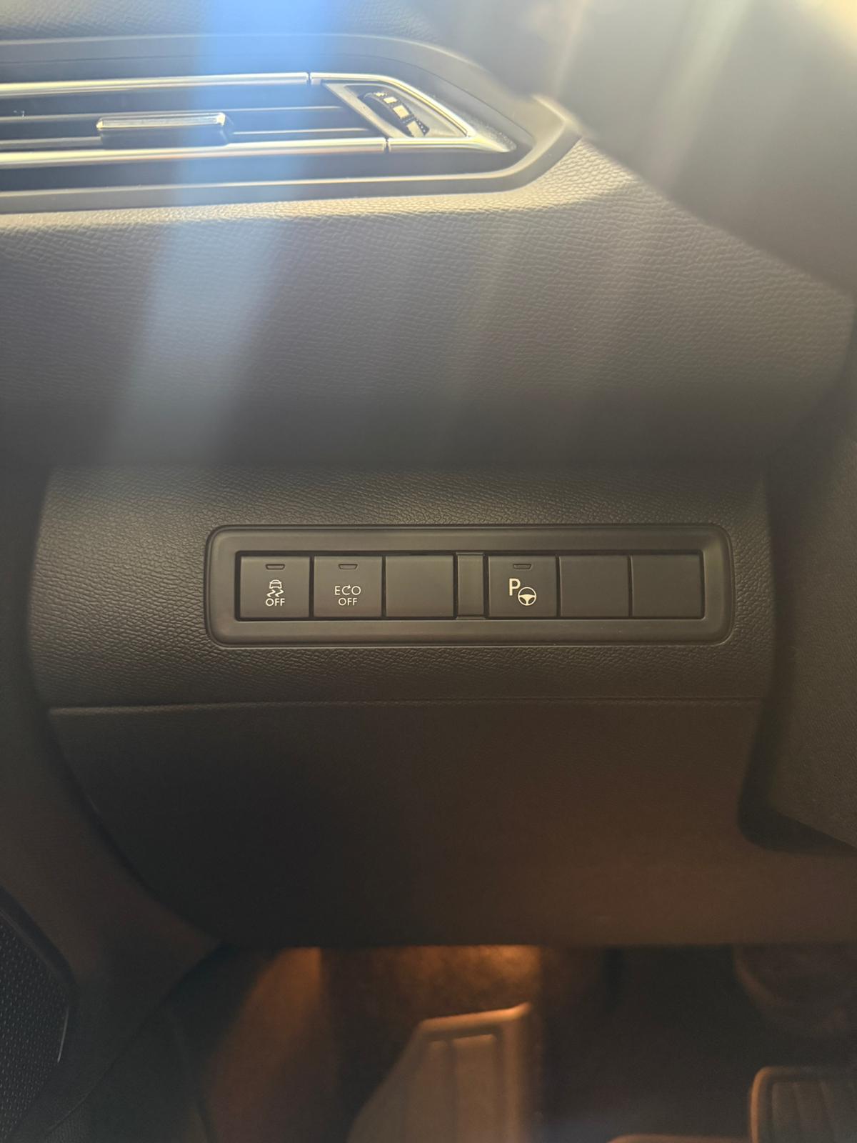 PEUGEOT 308 1.2 THP Féline Automatic-image-26