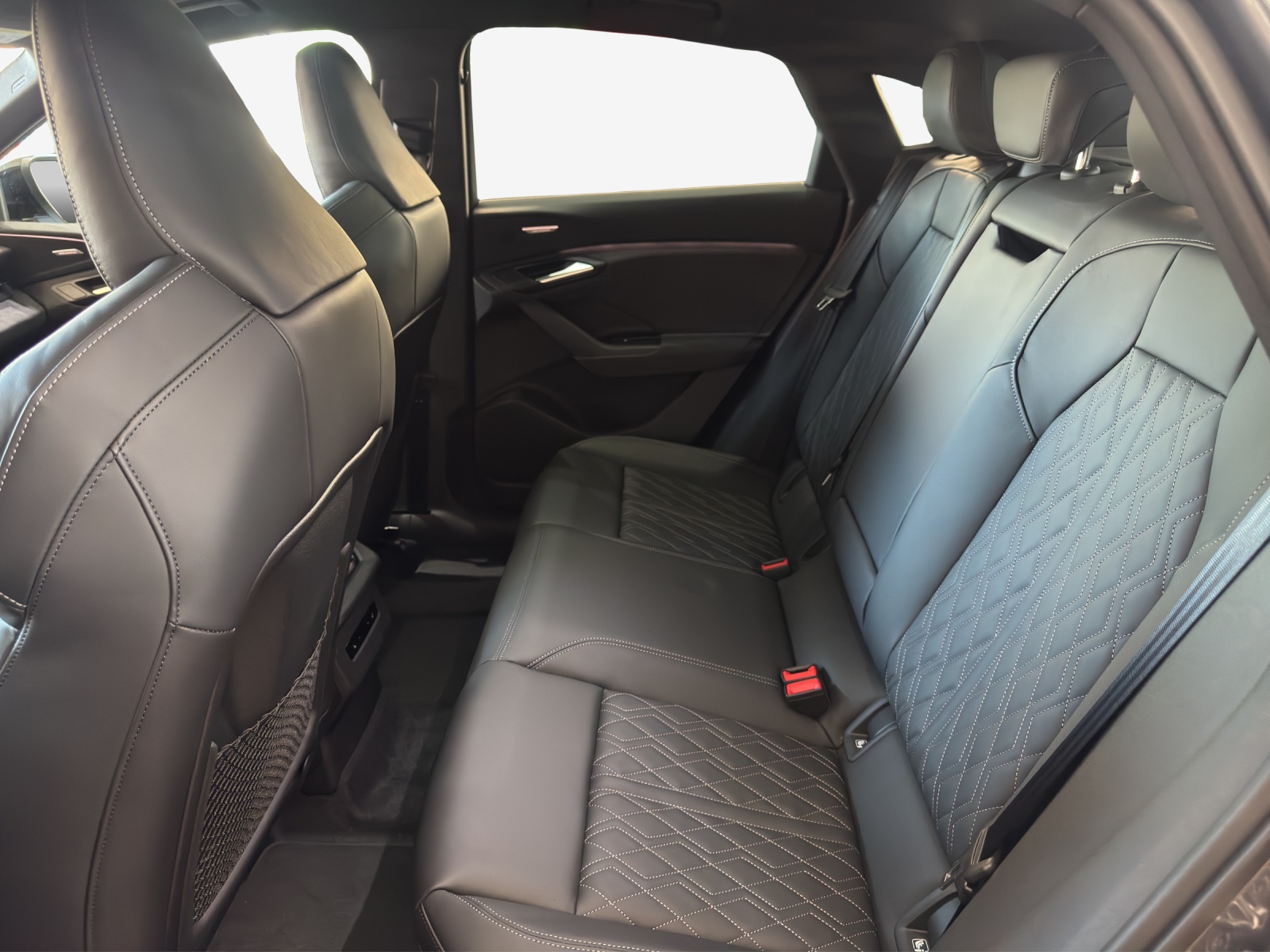AUDI Q6 Sportback e-tron quattro-image-11