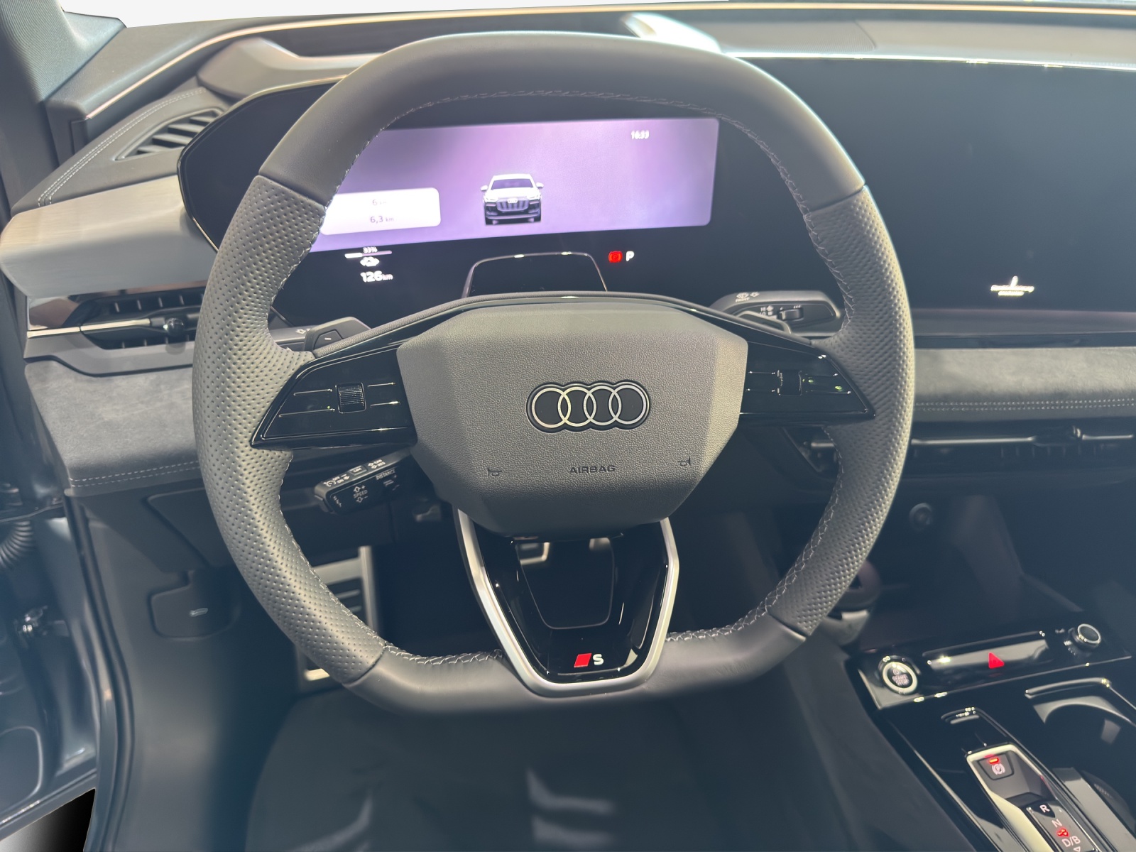AUDI Q6 Sportback e-tron quattro-image-9