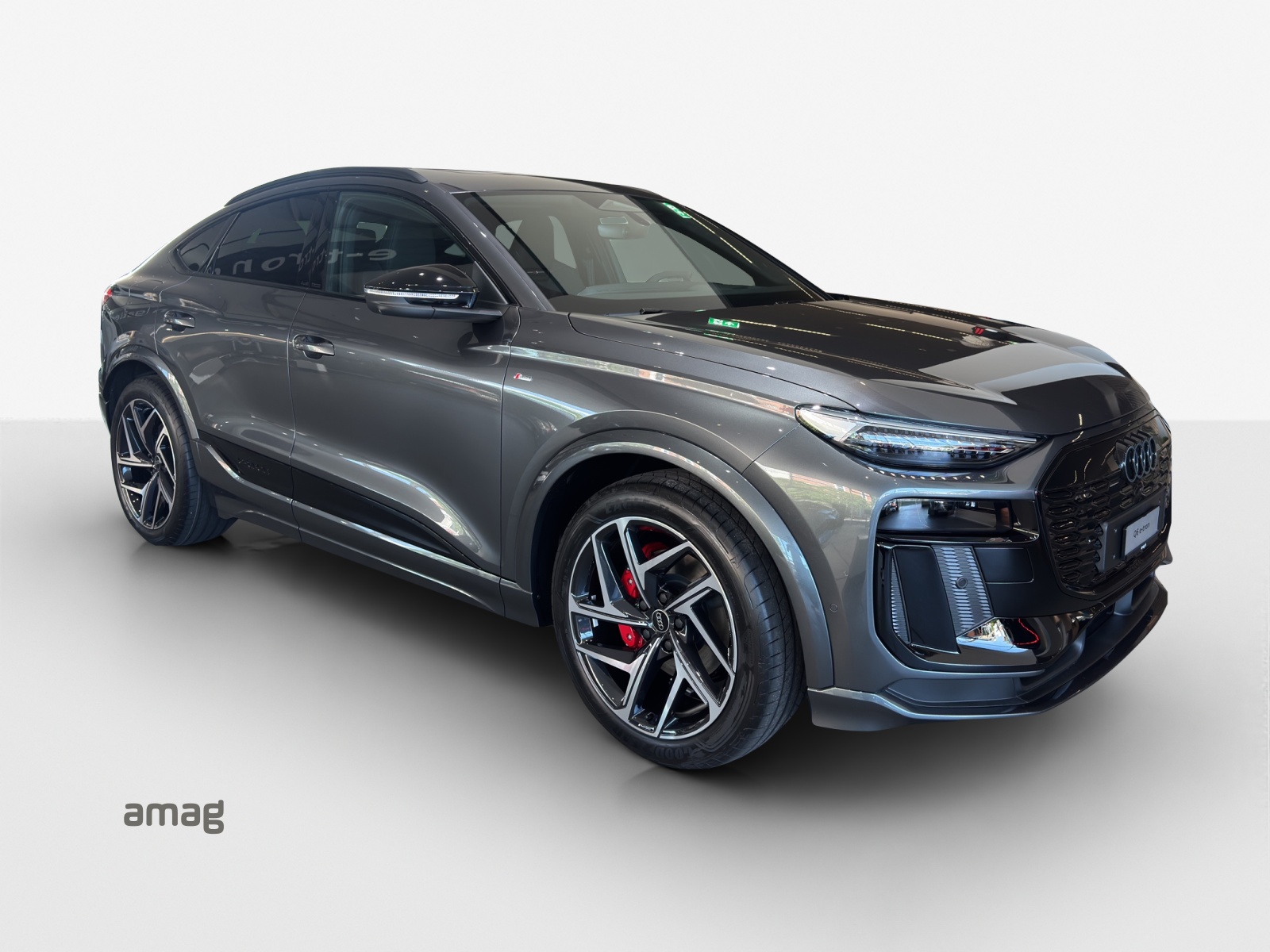 AUDI Q6 Sportback e-tron quattro-image-5