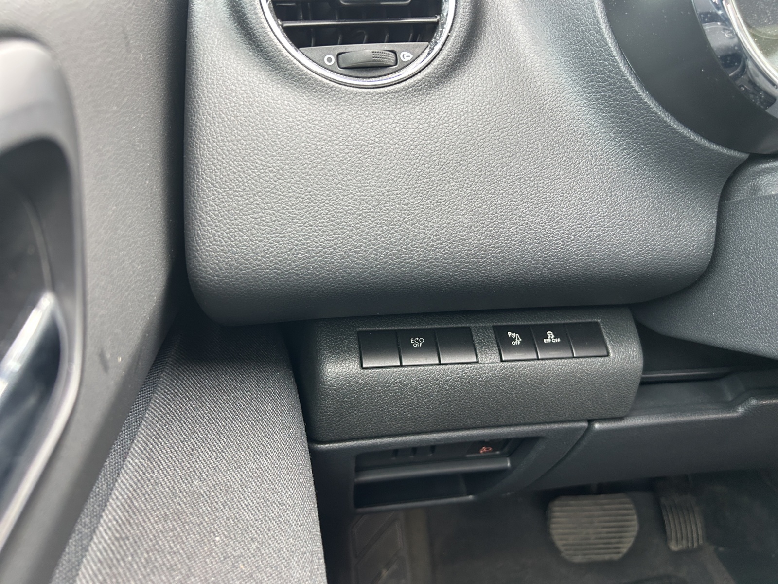 PEUGEOT 3008 HYbrid4 2.0 HDI EGS6-image-17