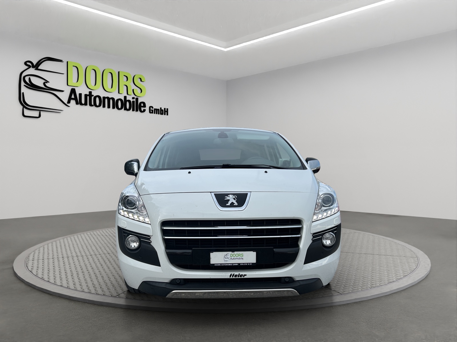 PEUGEOT 3008 HYbrid4 2.0 HDI EGS6-image-1