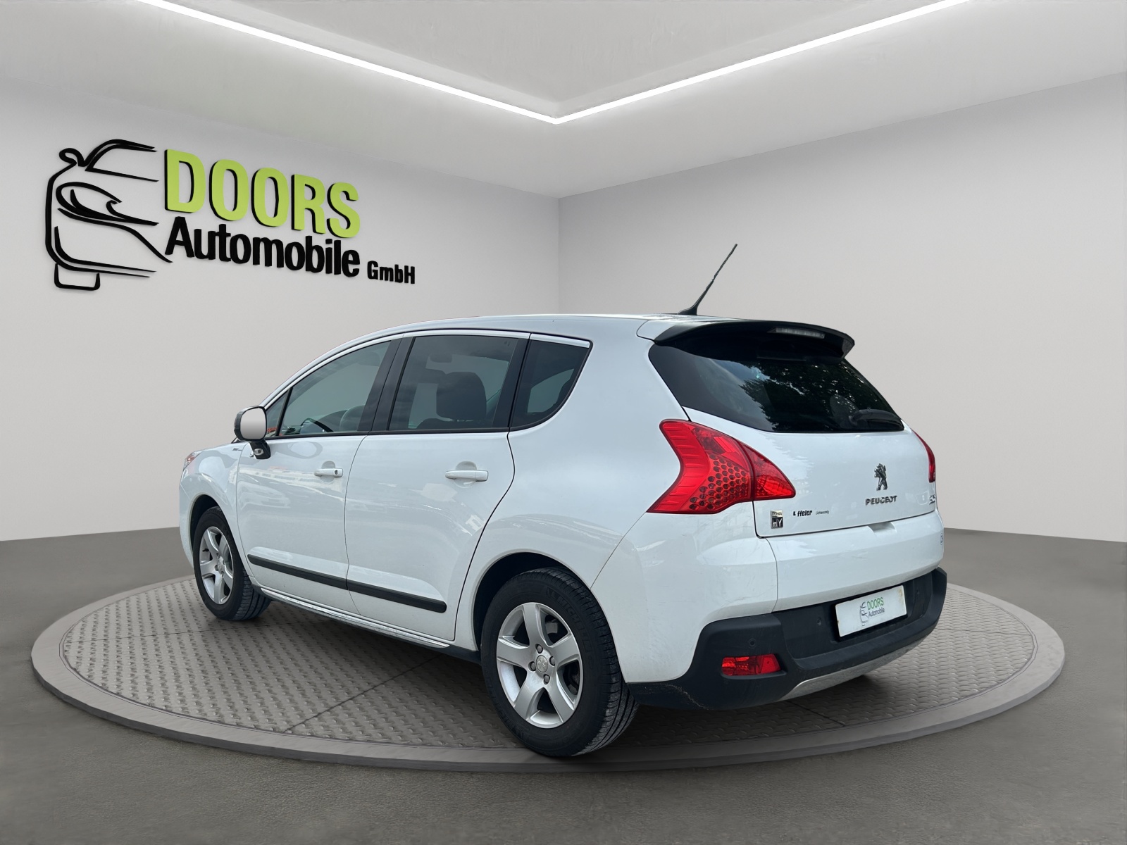 PEUGEOT 3008 HYbrid4 2.0 HDI EGS6-image-5