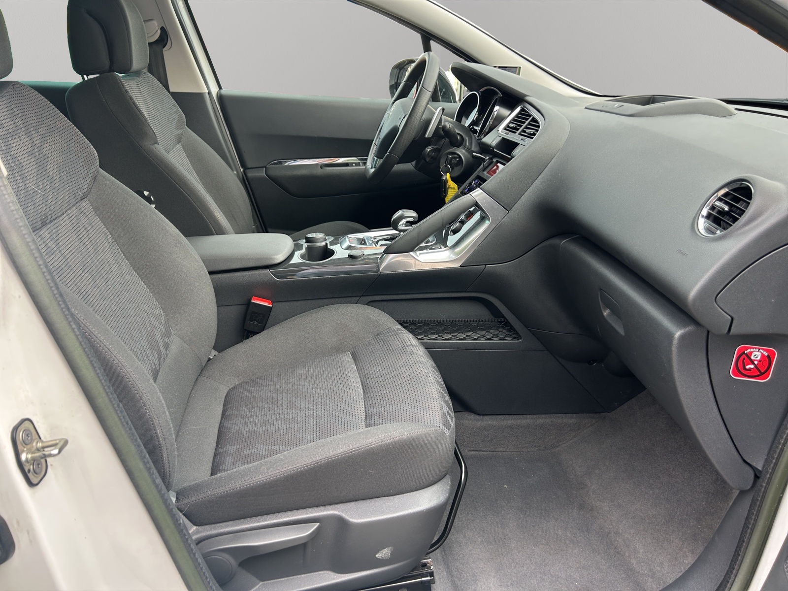 PEUGEOT 3008 HYbrid4 2.0 HDI EGS6-image-10