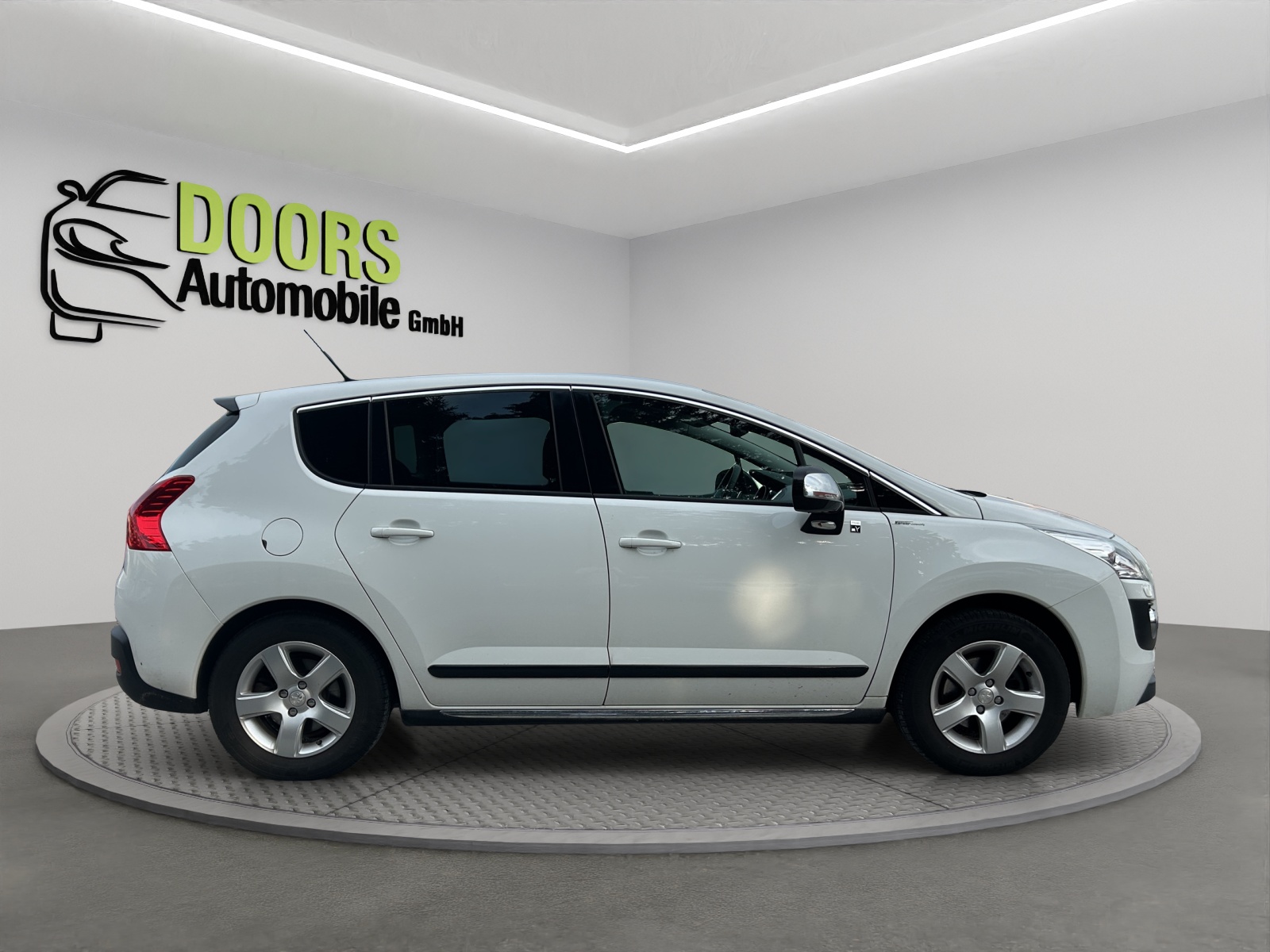 PEUGEOT 3008 HYbrid4 2.0 HDI EGS6-image-7