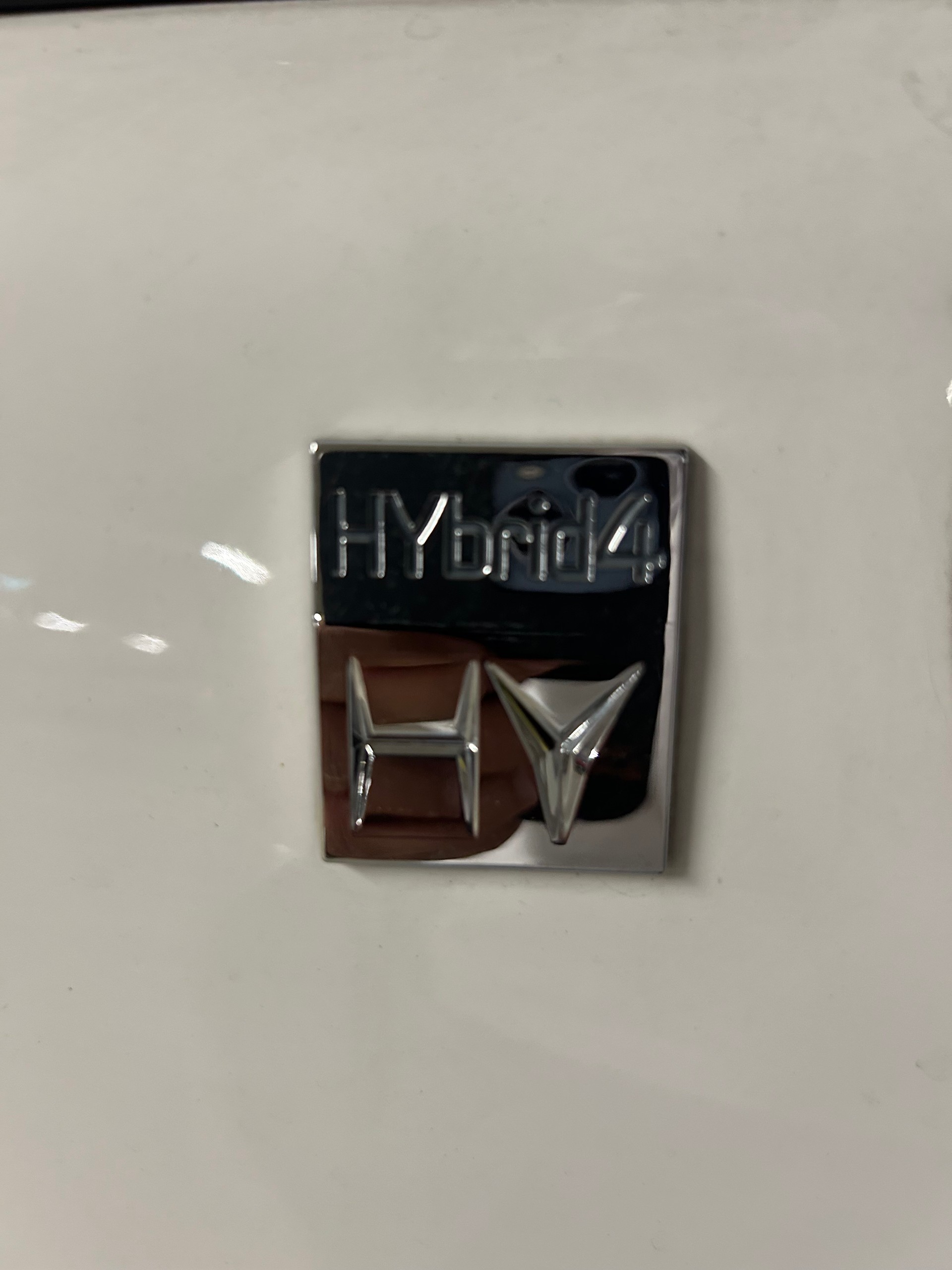 PEUGEOT 3008 HYbrid4 2.0 HDI EGS6-image-19
