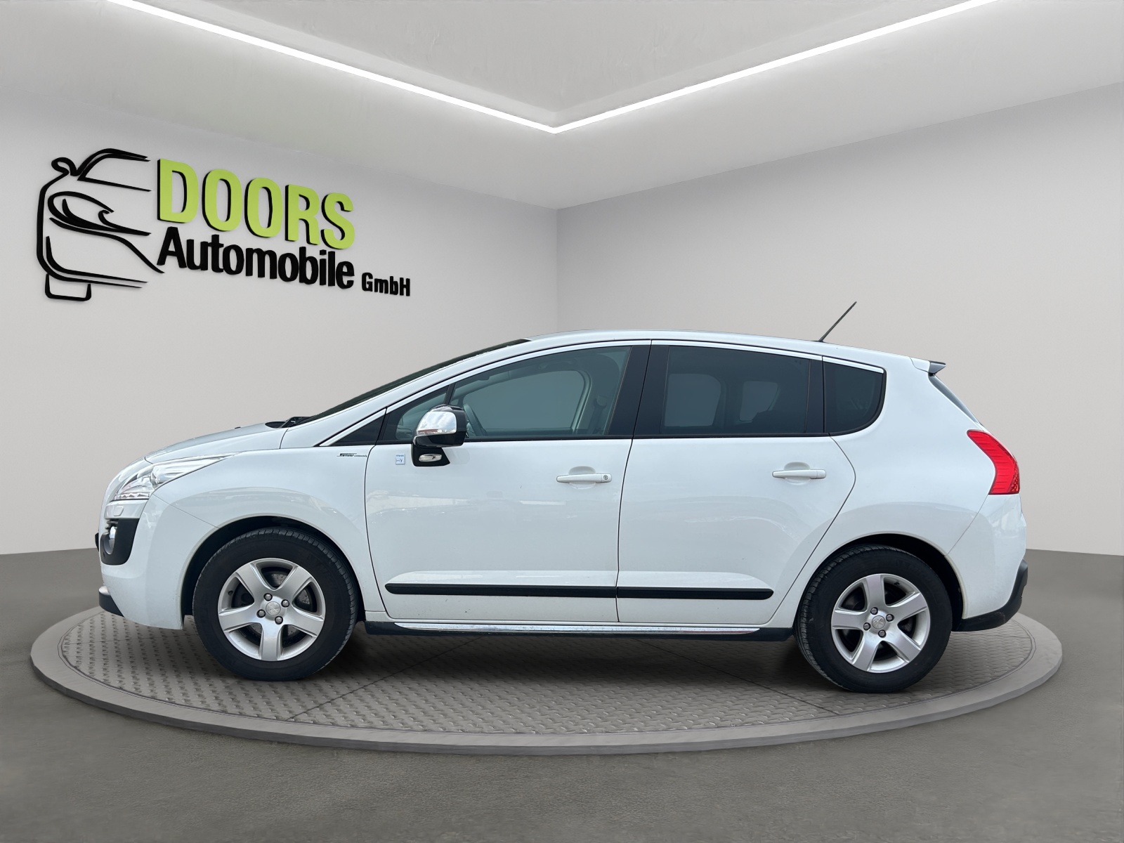 PEUGEOT 3008 HYbrid4 2.0 HDI EGS6-image-6