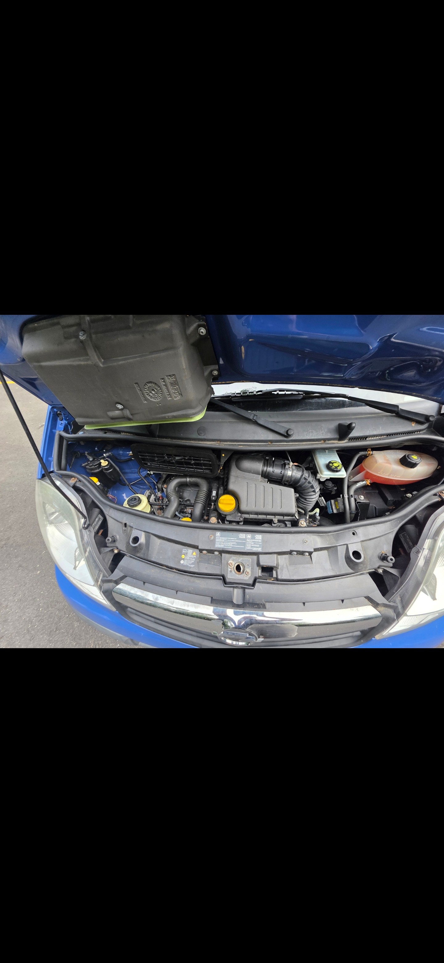 BMW Opel Vivaro A - 2010-image-5