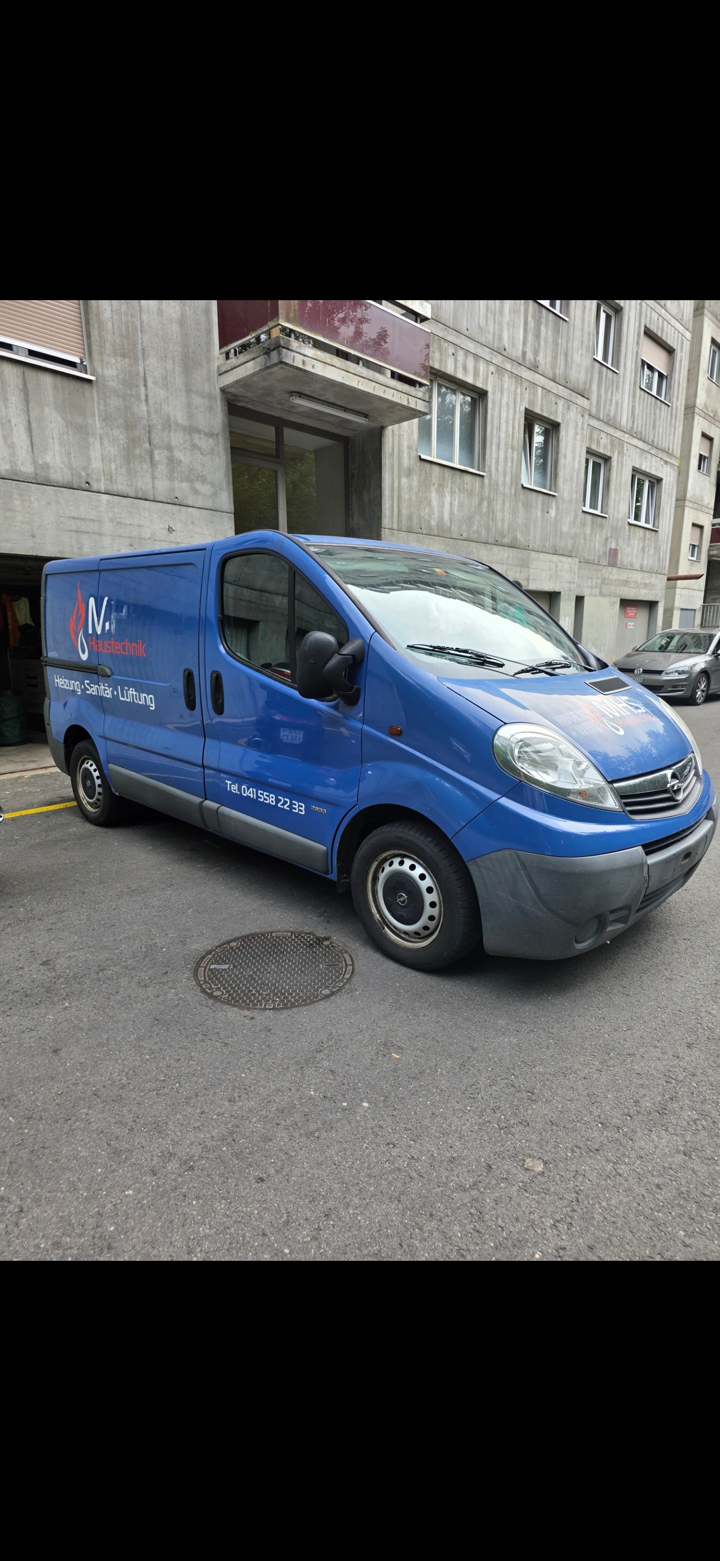BMW Opel Vivaro A - 2010-image-0