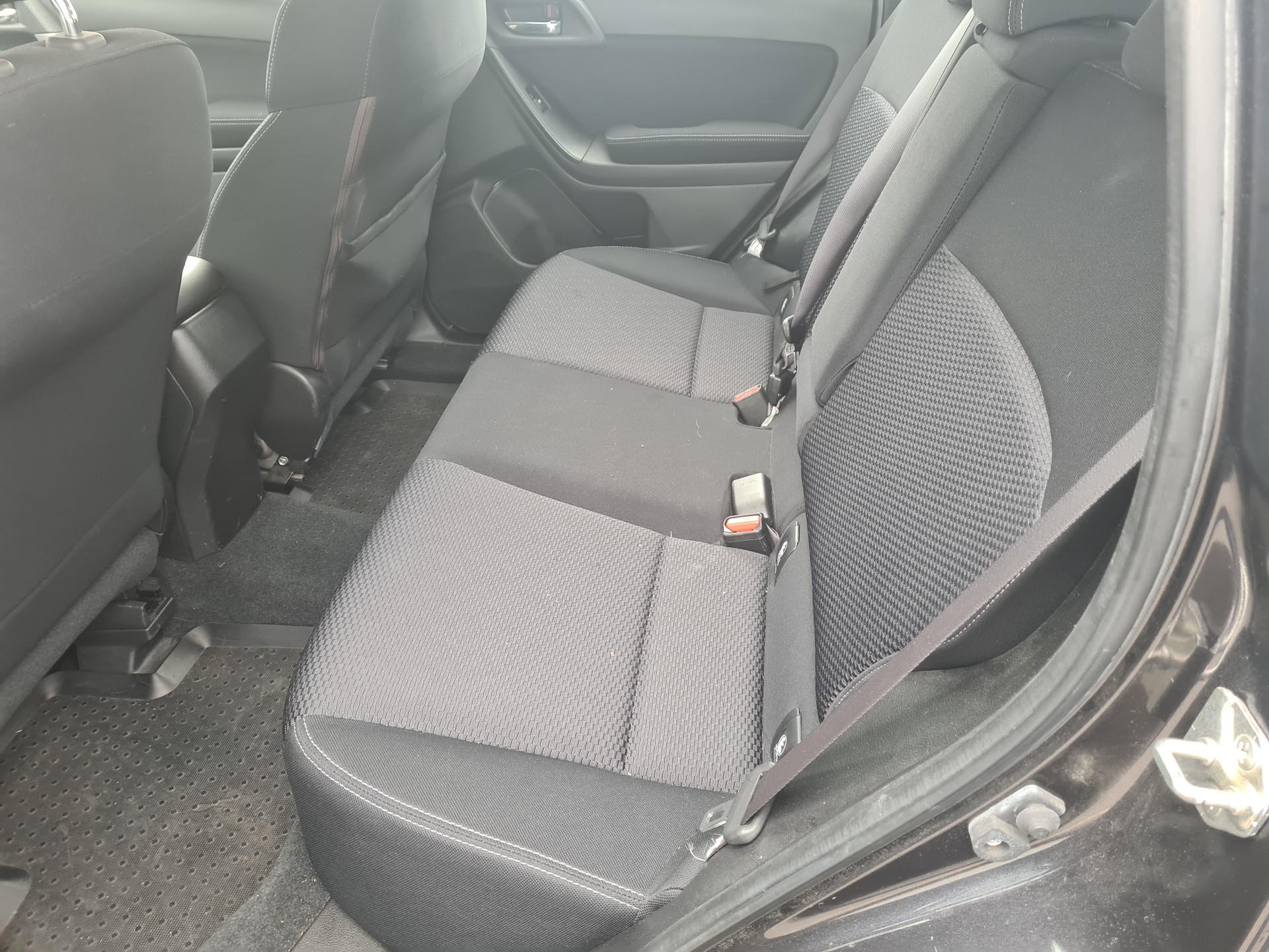 SUBARU Forester 2.0i Swiss Lineartronic-image-8