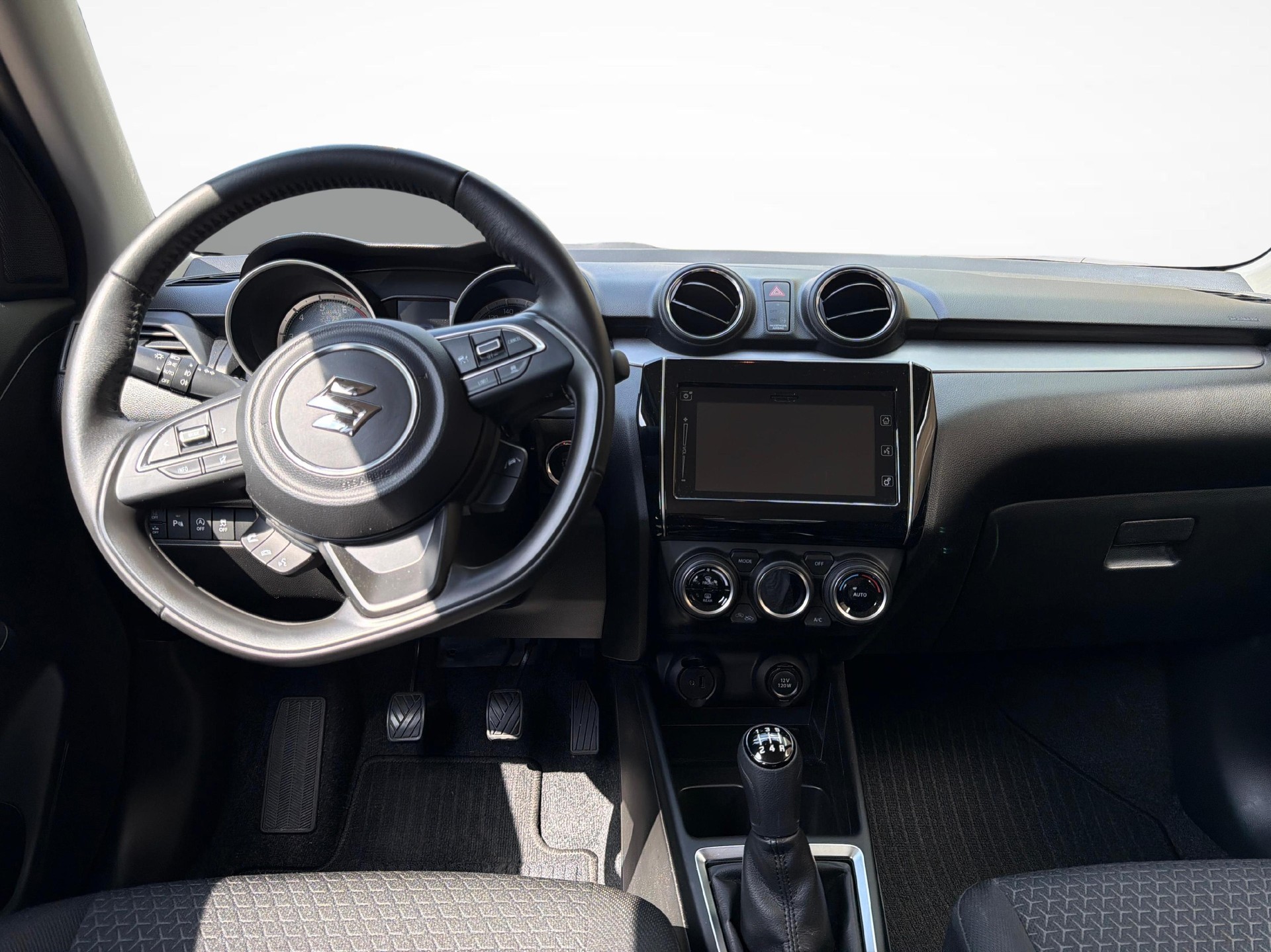 SUZUKI Swift 1.2 Compact Top Hybrid 4x4-image-8