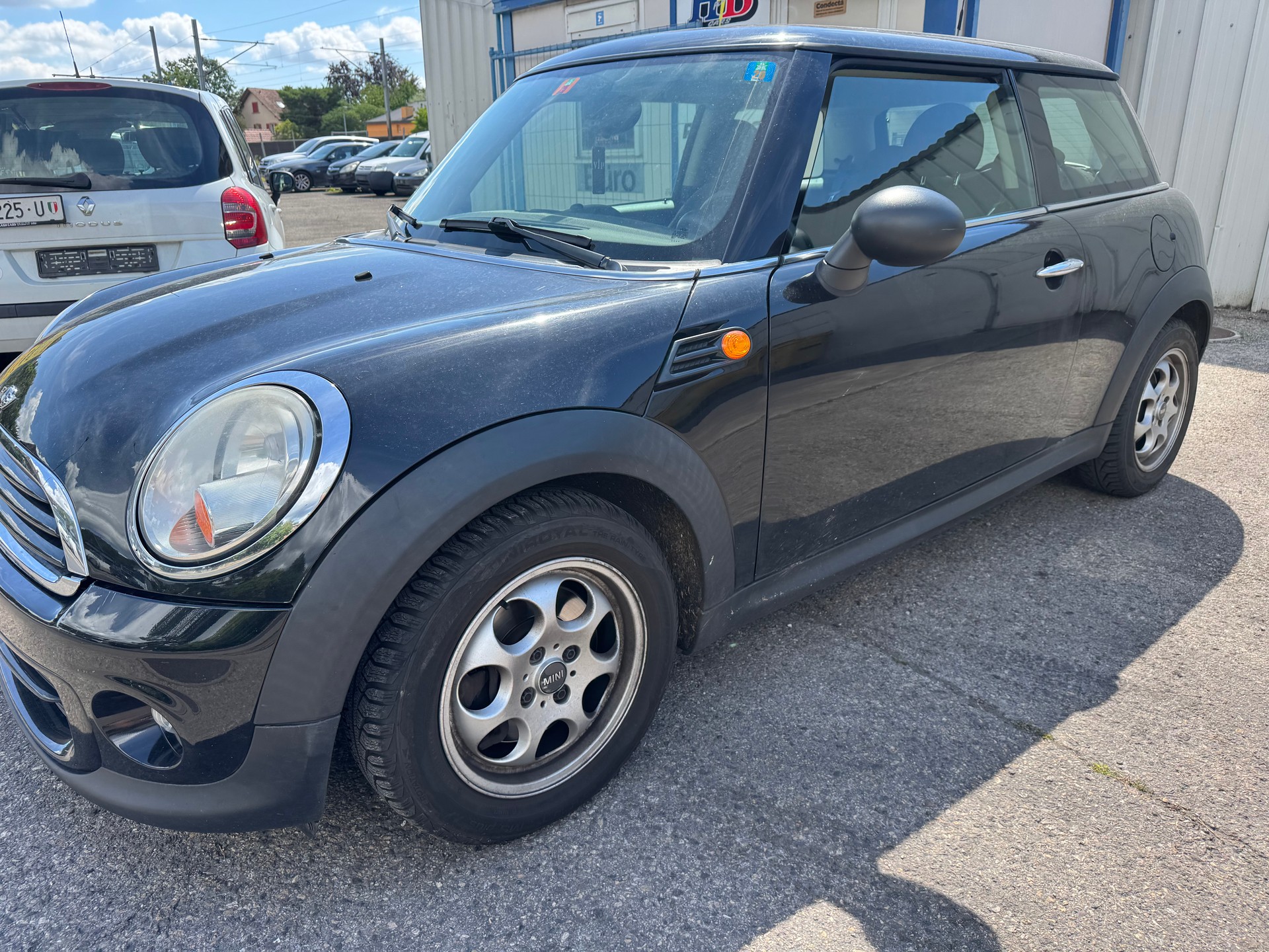 MINI One-image-2
