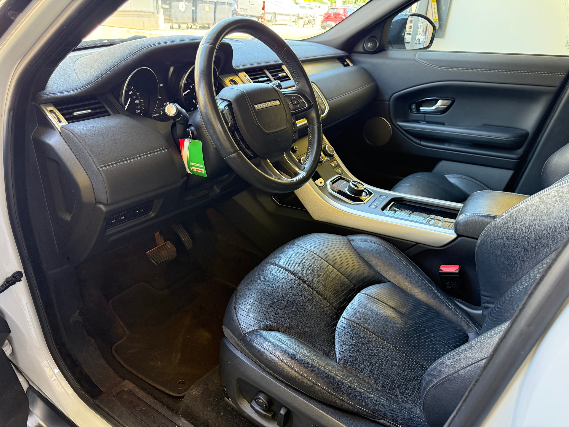 LAND ROVER Range Rover Evoque 2.0 Si4 SE Dynamic AT9-image-9