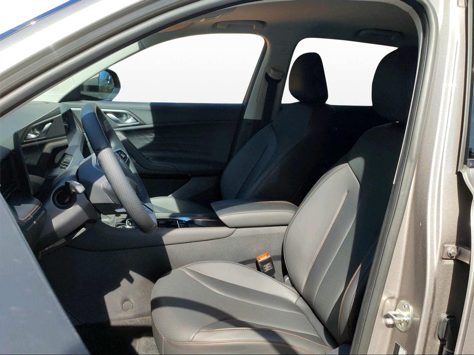 MG HS 1.5 Hybrid Luxury-image-8