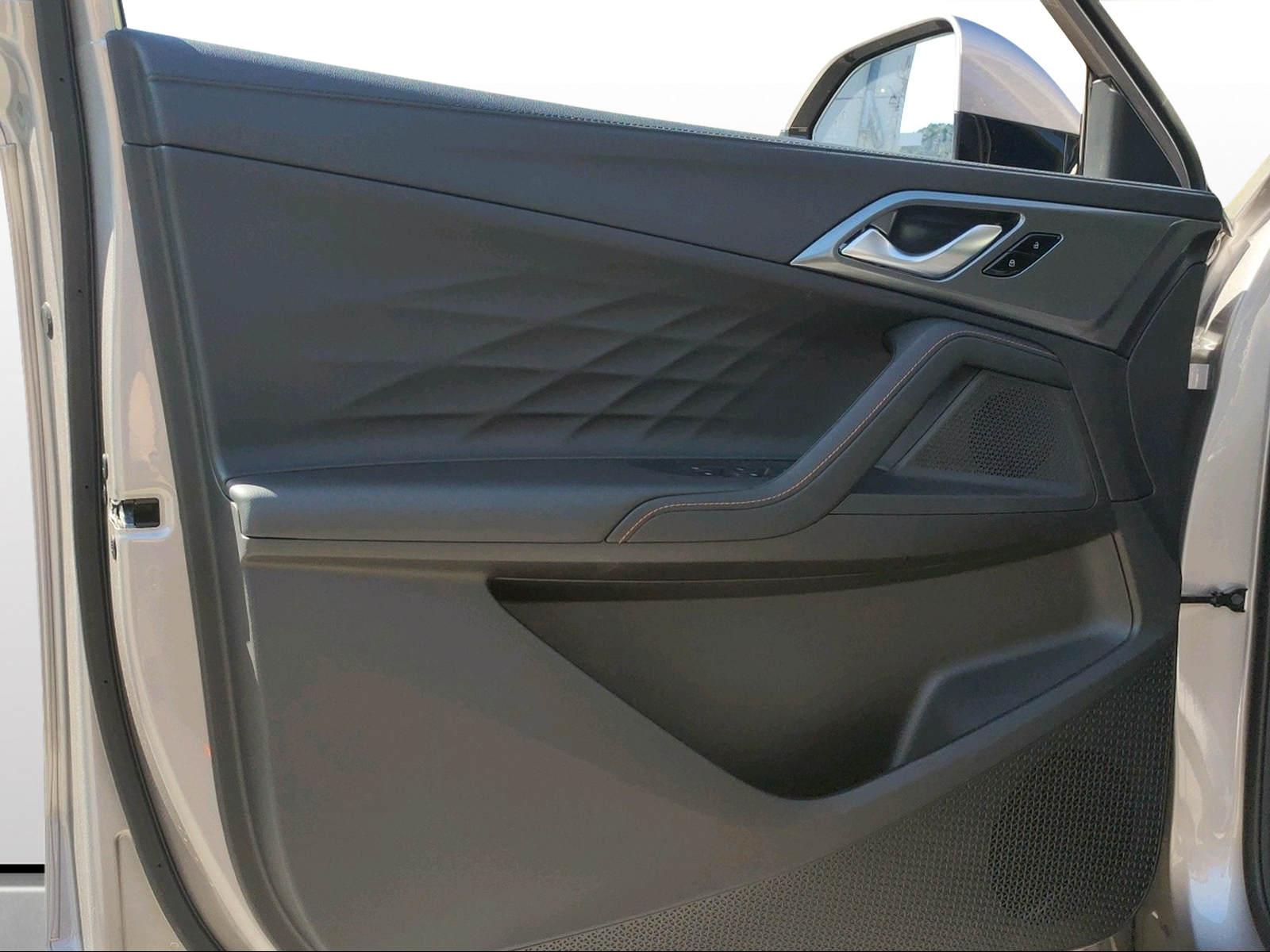 MG HS 1.5 Hybrid Luxury-image-6